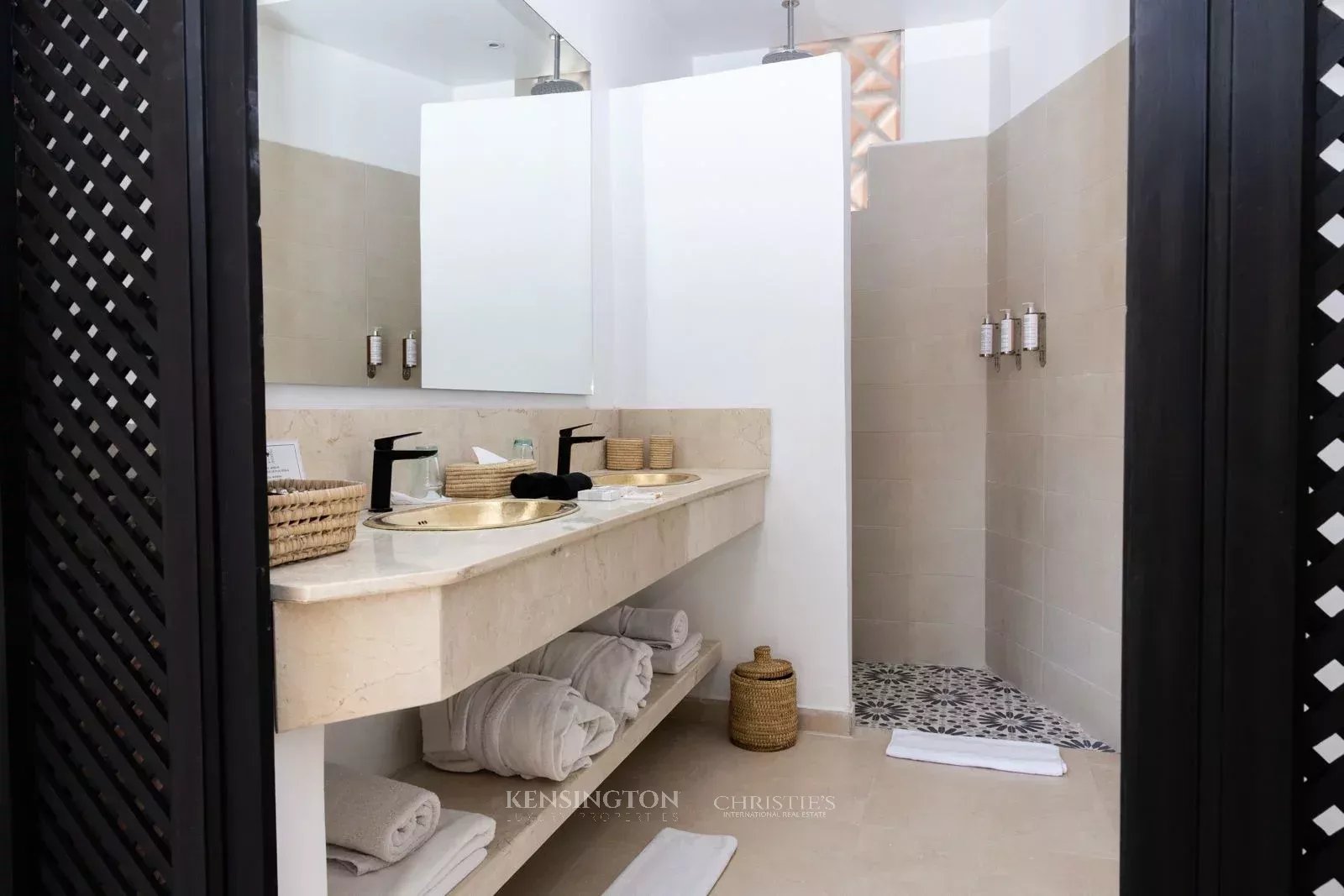 11 Bedroom Villa/Townhouse's Image 37
