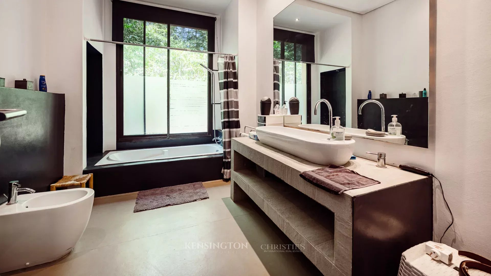 4 Bedroom Villa/Townhouse's Image 23