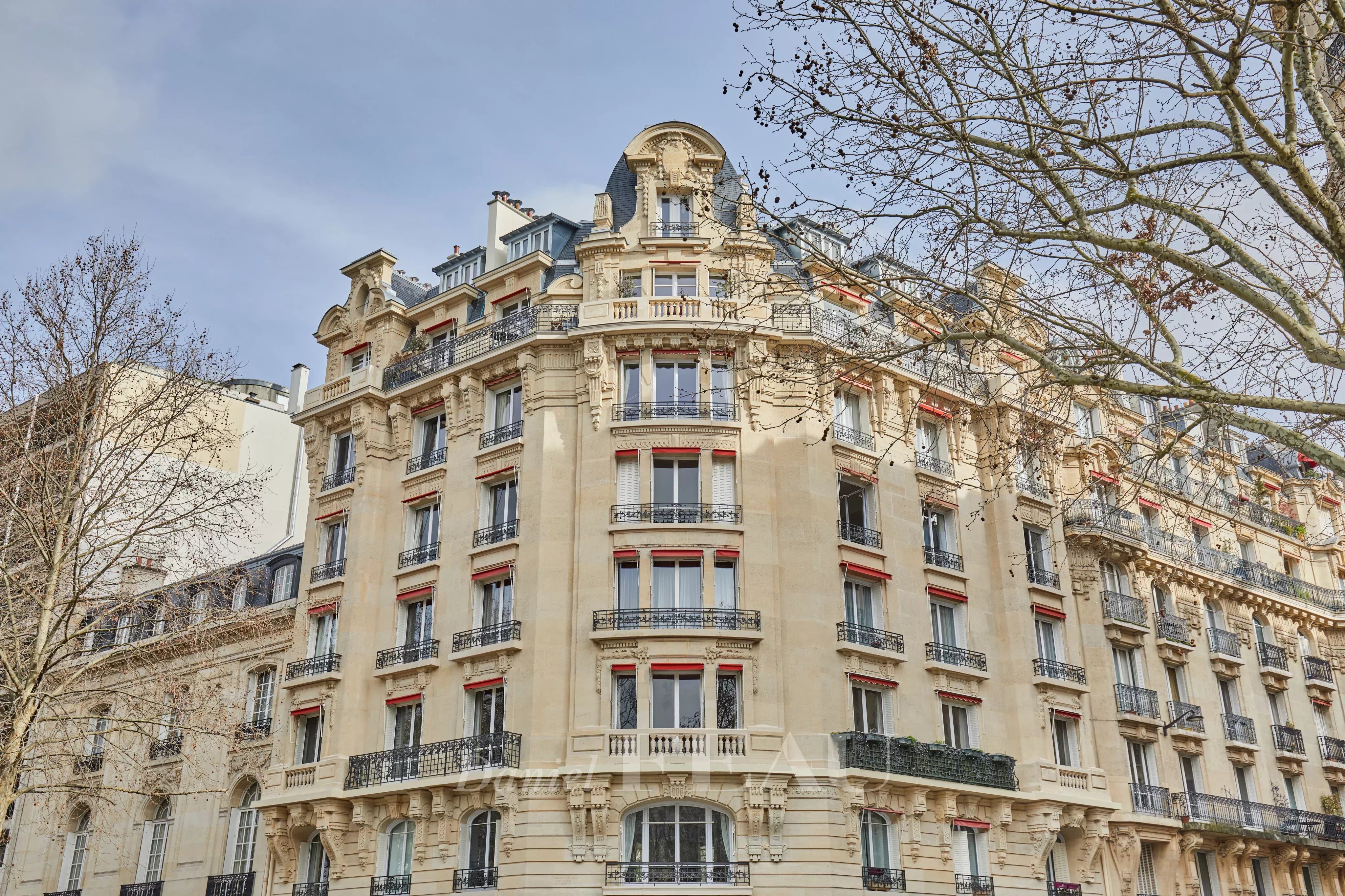 Sale Apartment Paris 7th