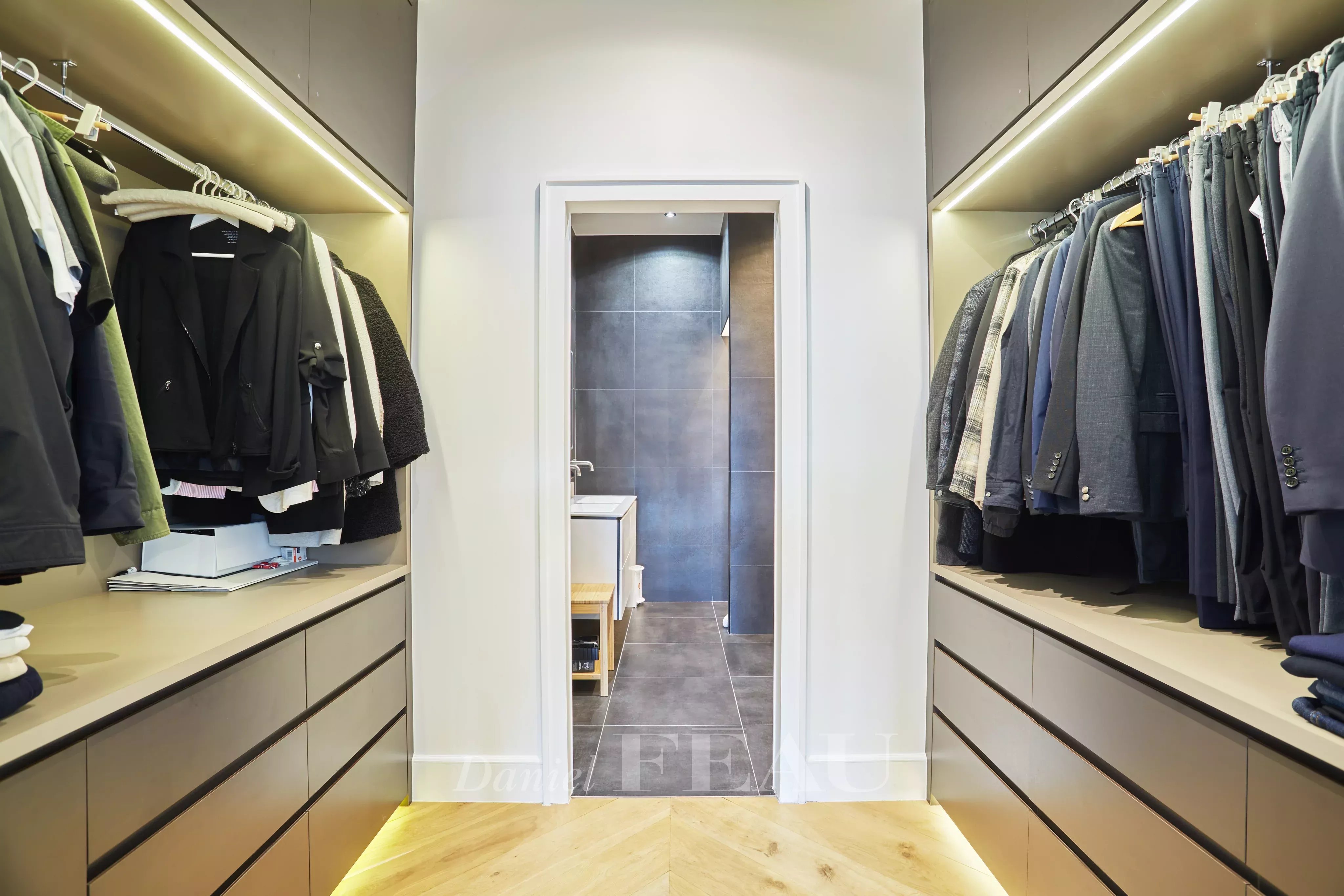 Sale Apartment Paris 9th