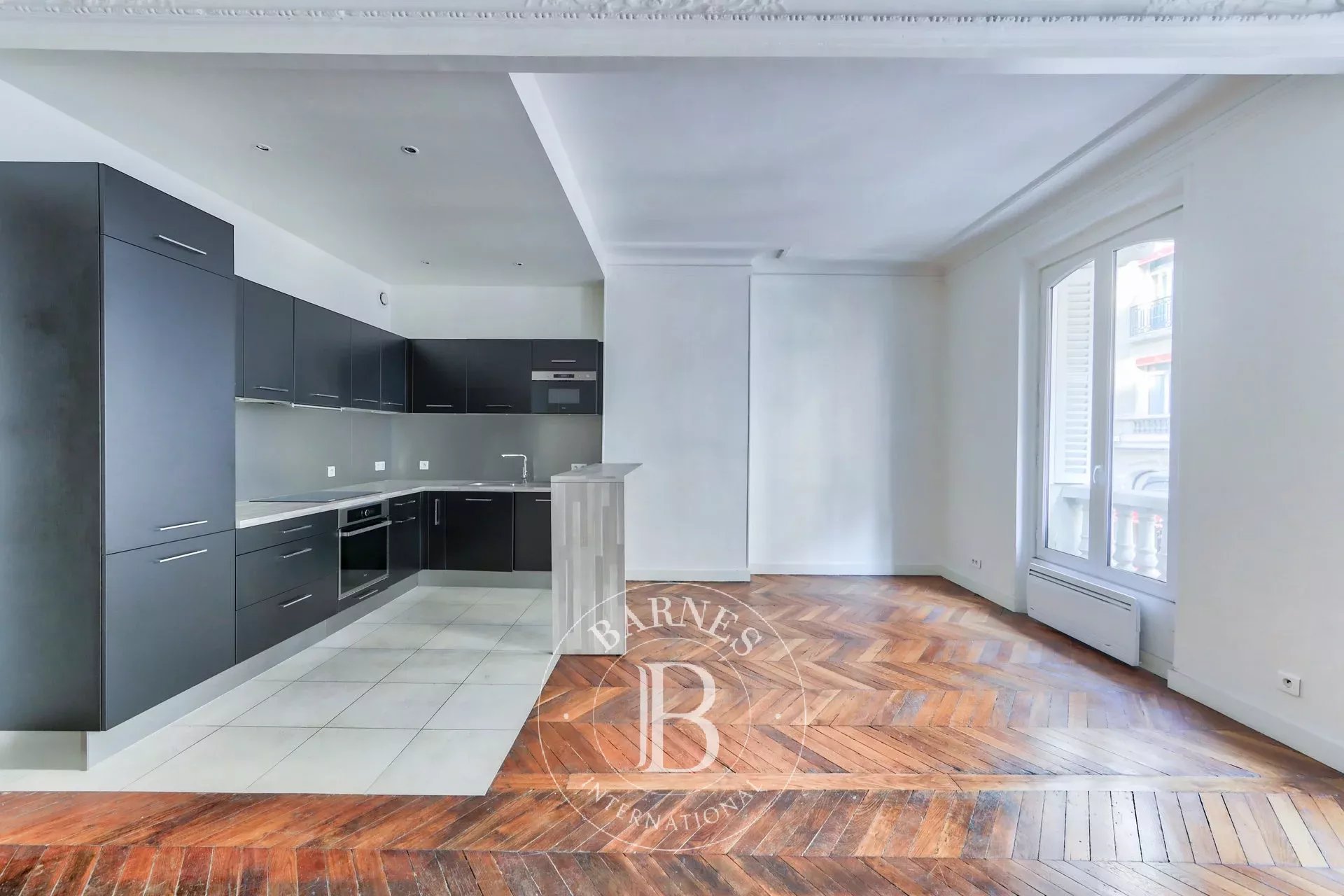 Daire Paris 8ème - picture 4