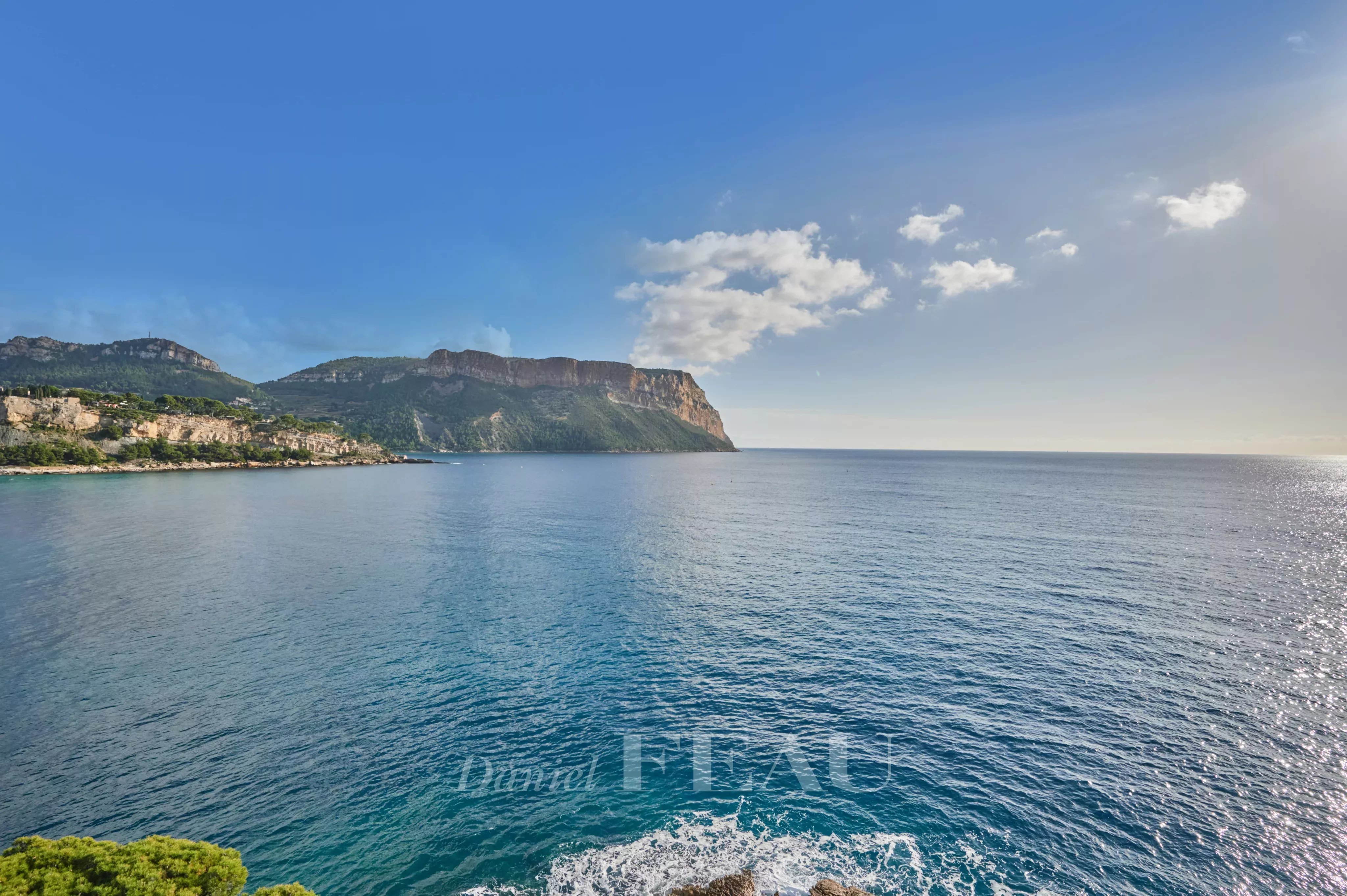 Cassis  - A 3-room apartment commanding a panoramic view