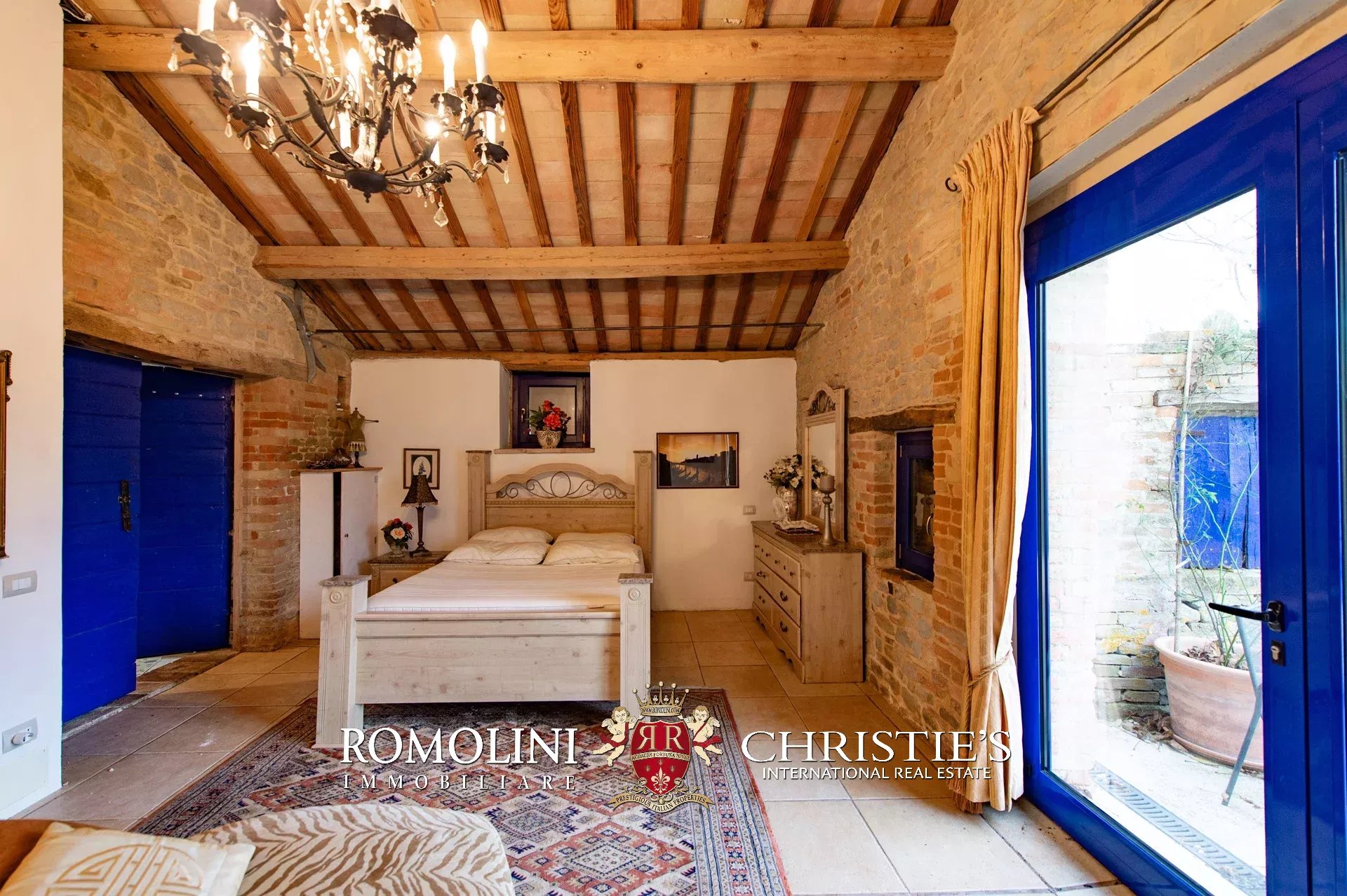 6 Bedroom Villa/Townhouse's Image 16