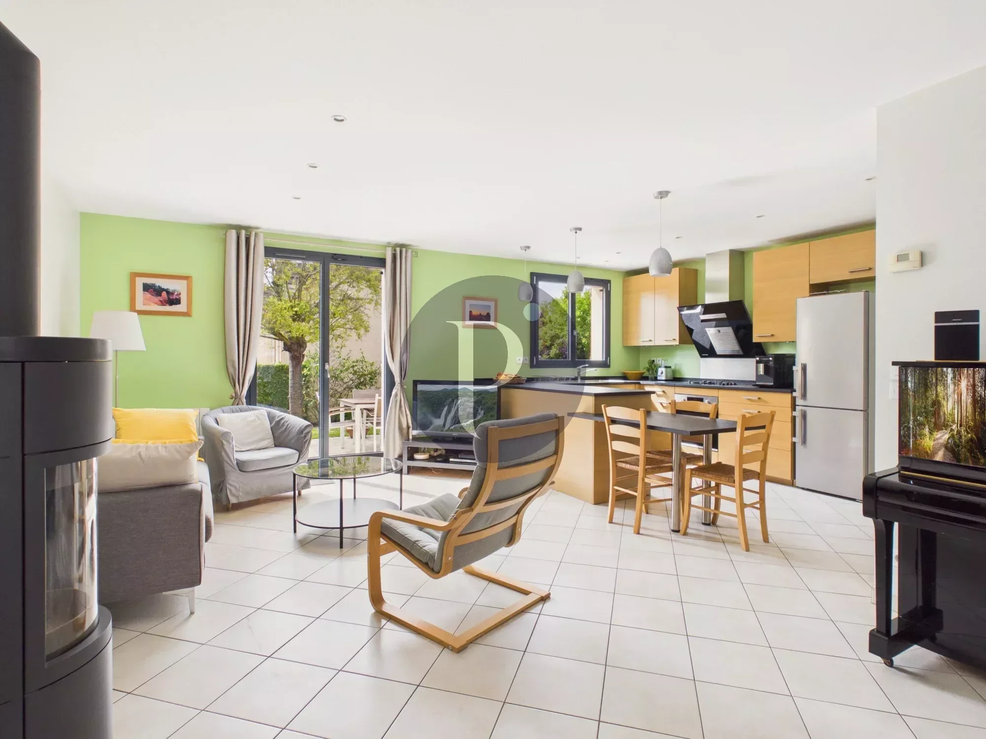 vente-maison-7-pieces-verrieres-le-buisson-86384372