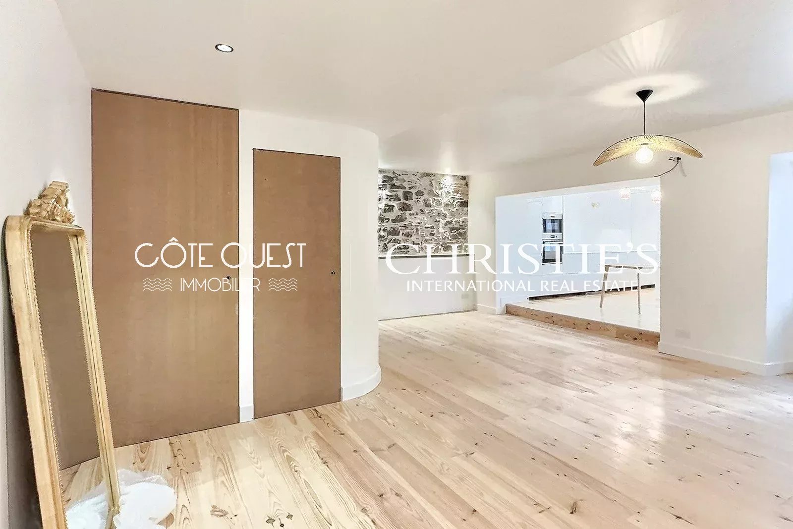 2 Bedroom Apartment/Flat's Image 3