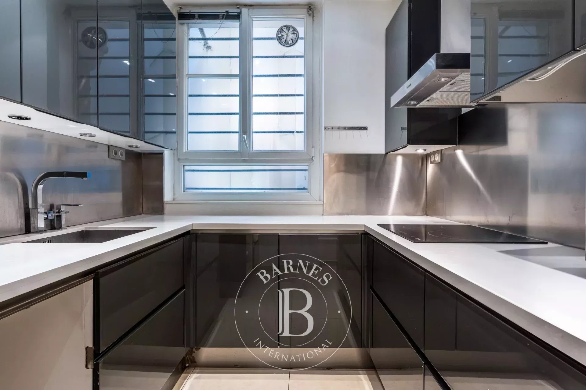 Daire Paris 8ème - picture 13