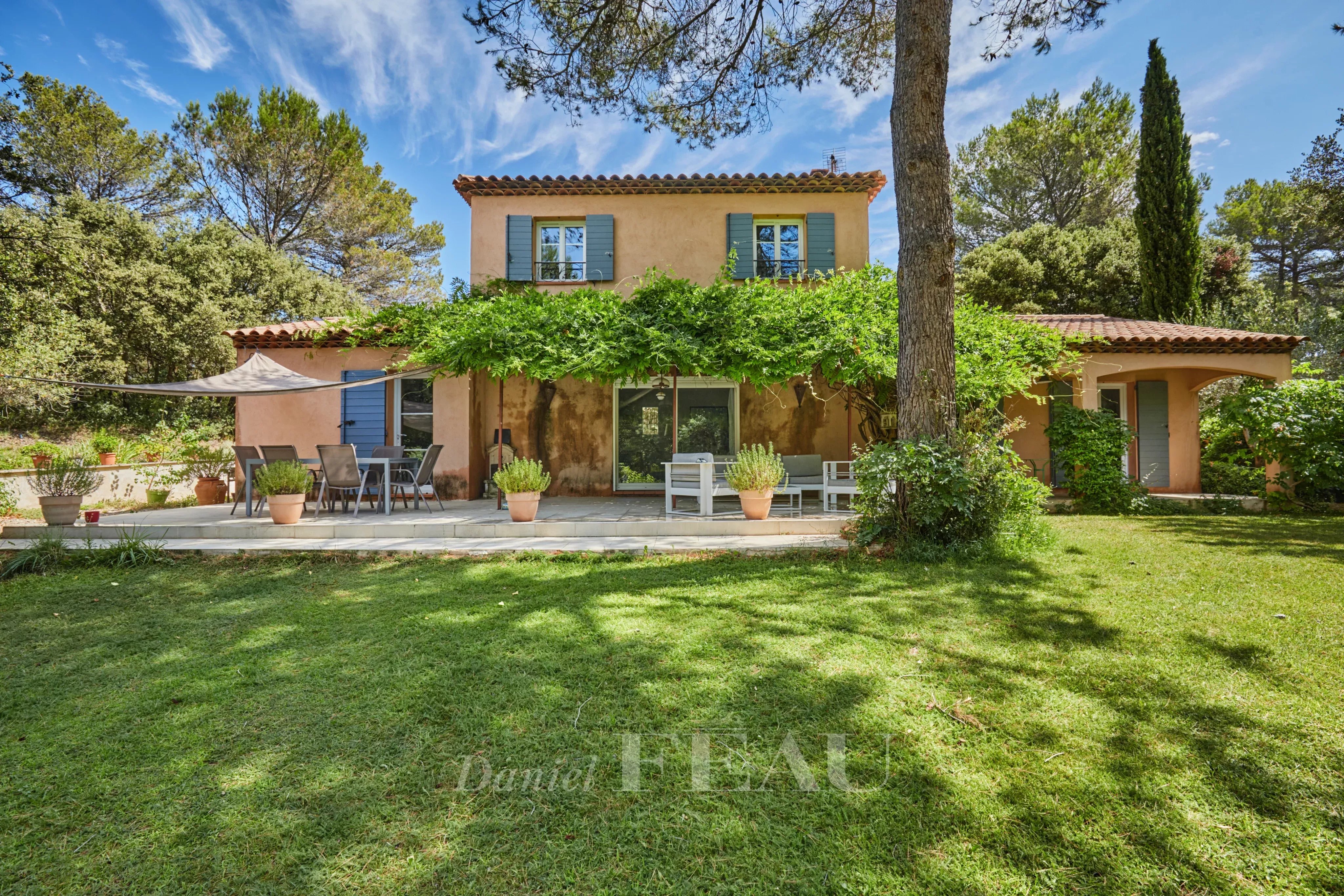 Aix en Provence  -  A property with potential for extension