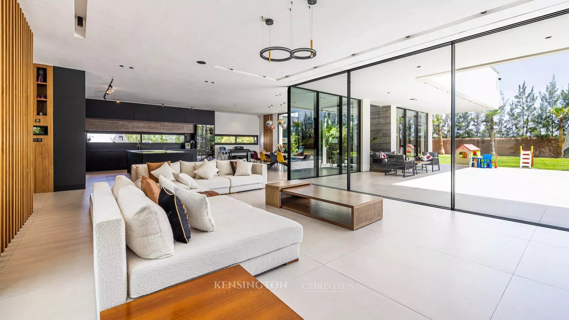 8 Bedroom Villa/Townhouse's Image 12