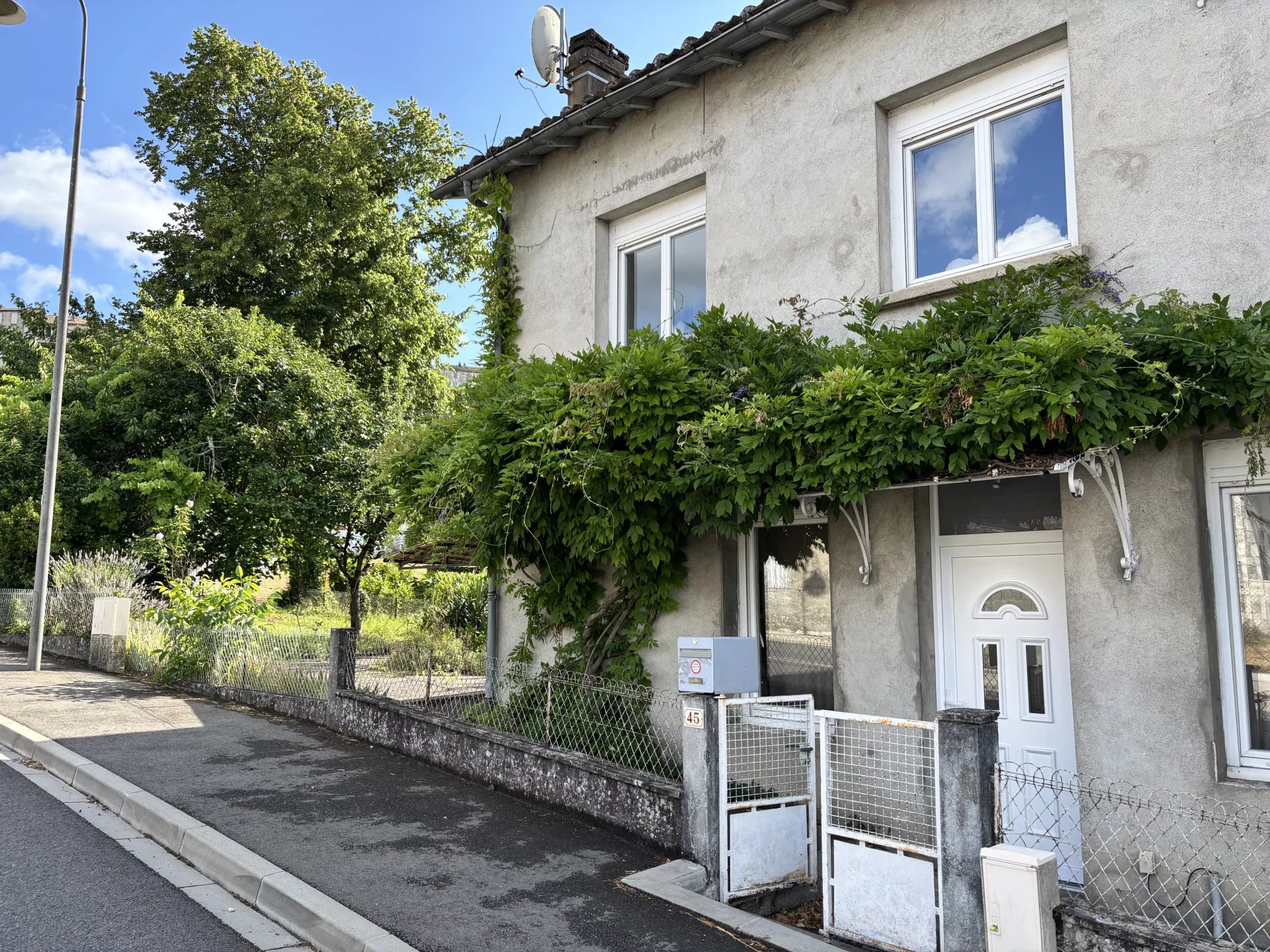 House in Tournon-d'Agenais - view 1