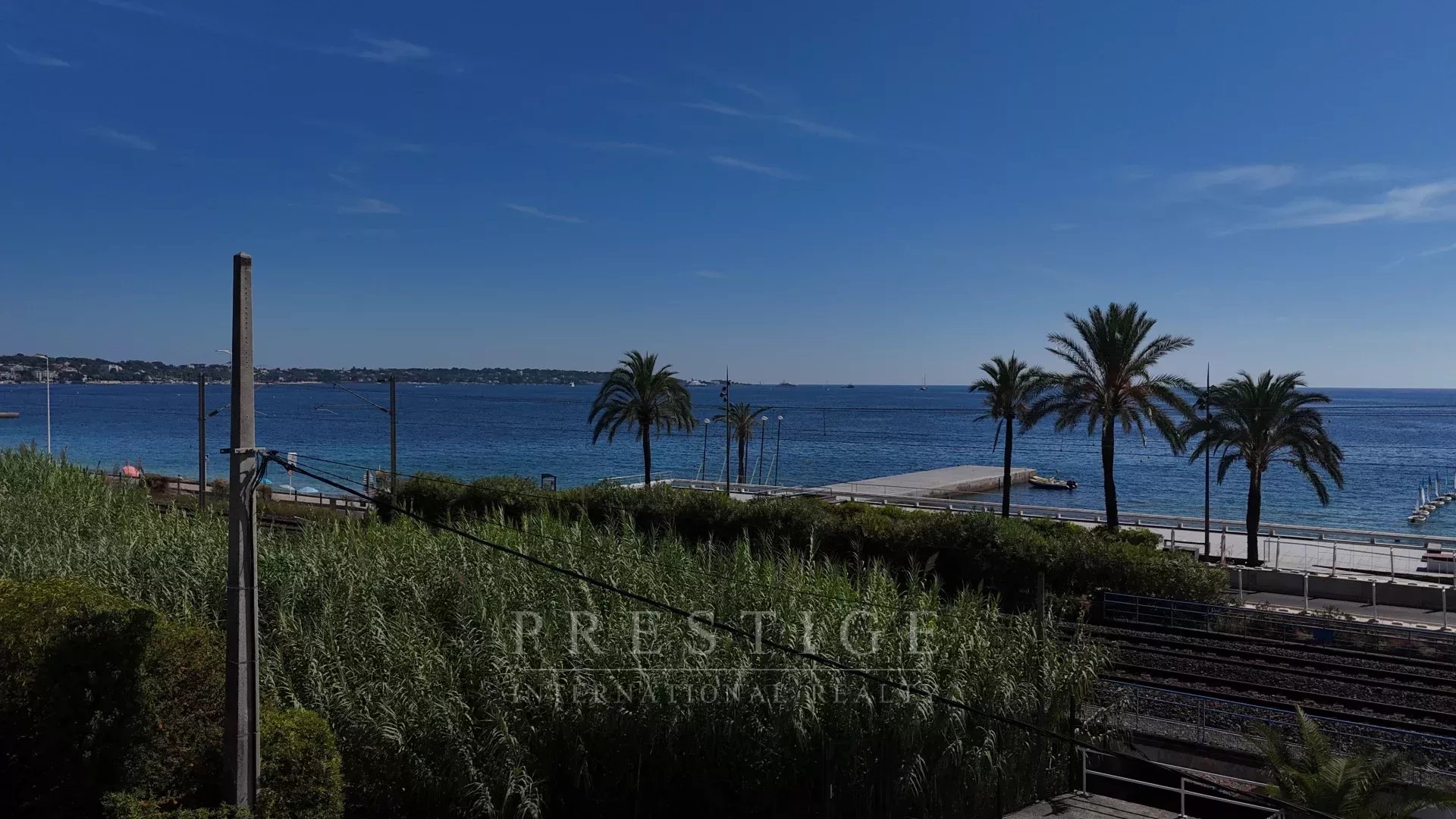 GOLF JUAN,  roof top, 5 bedrooms for 198sqm, 3 terraces sea view, 2 parkings