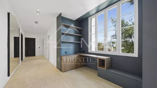 Le Cannet Europe stunning volumes for this apartment — photo 5