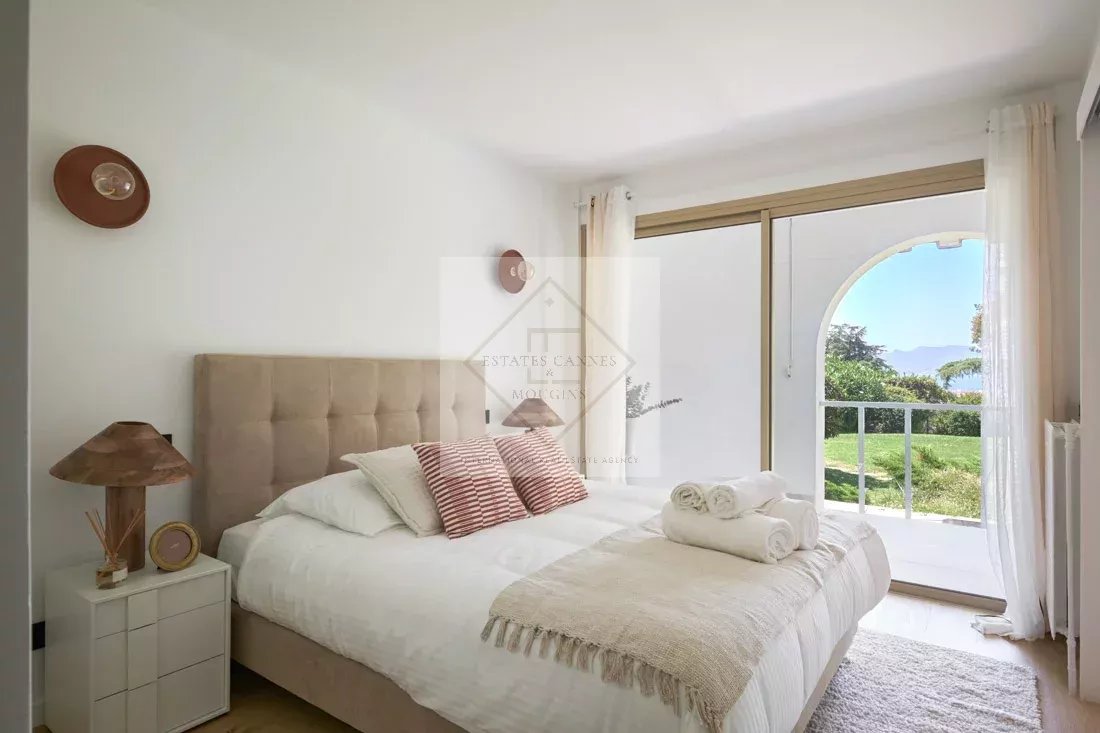 CANNES Californie - Élégant 2 pièces rénové avec vue mer et jardin — photo 7