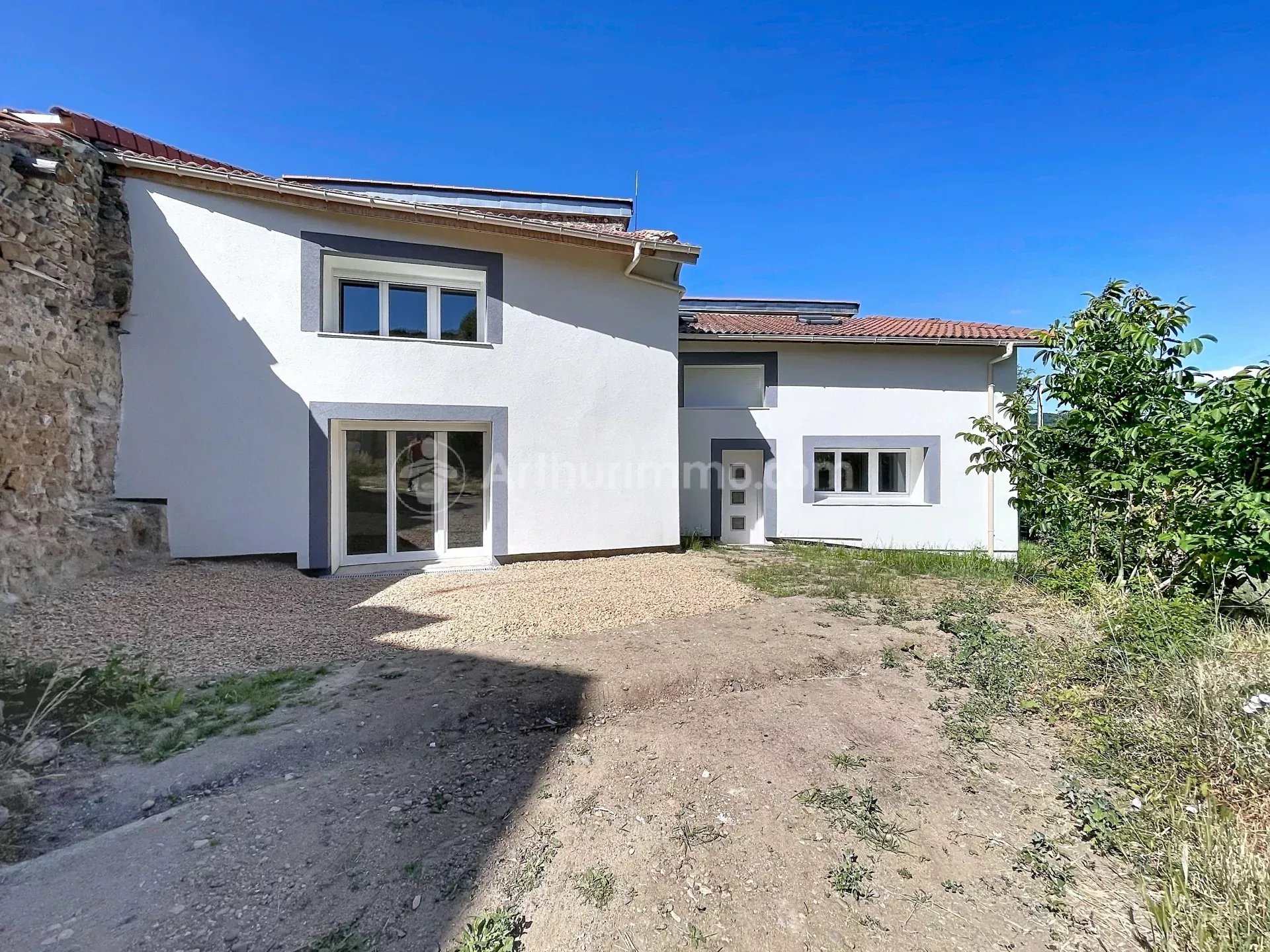 ORBEIL - Maison de village rénovée