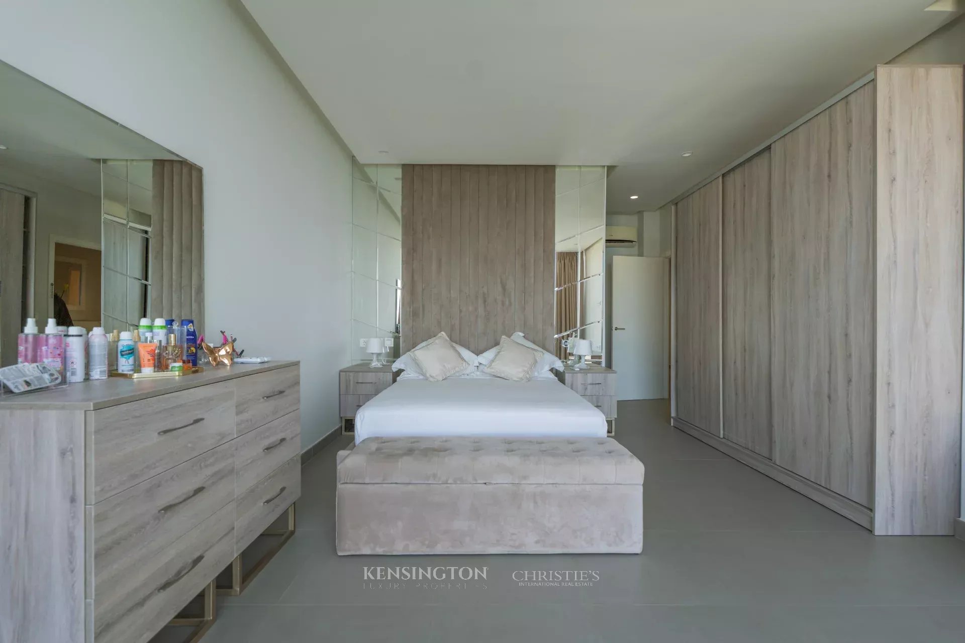 6 Bedroom Villa/Townhouse's Image 13