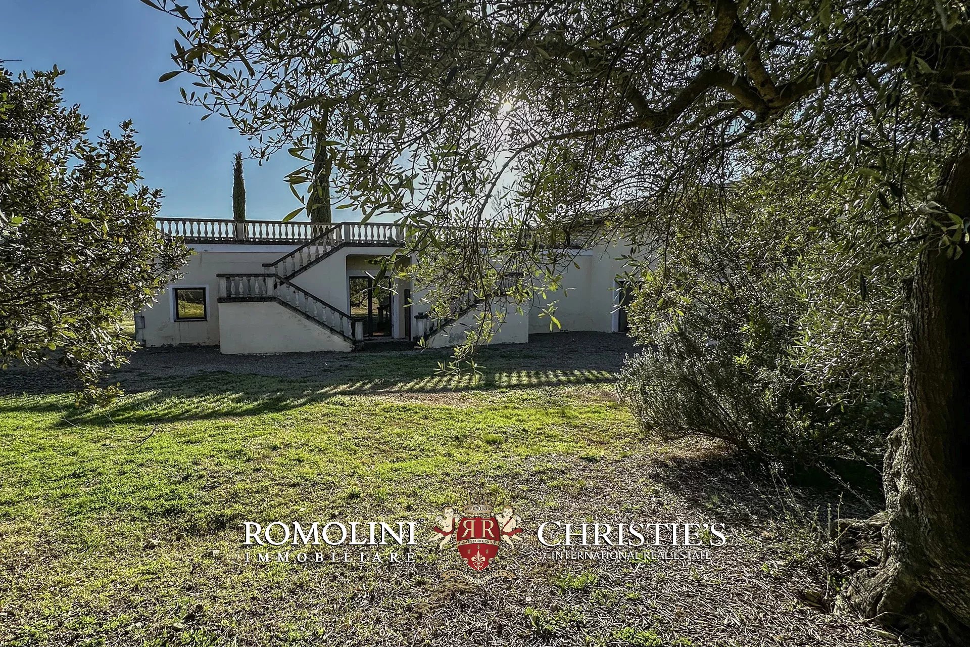 8 Bedroom Vineyard's Image 21