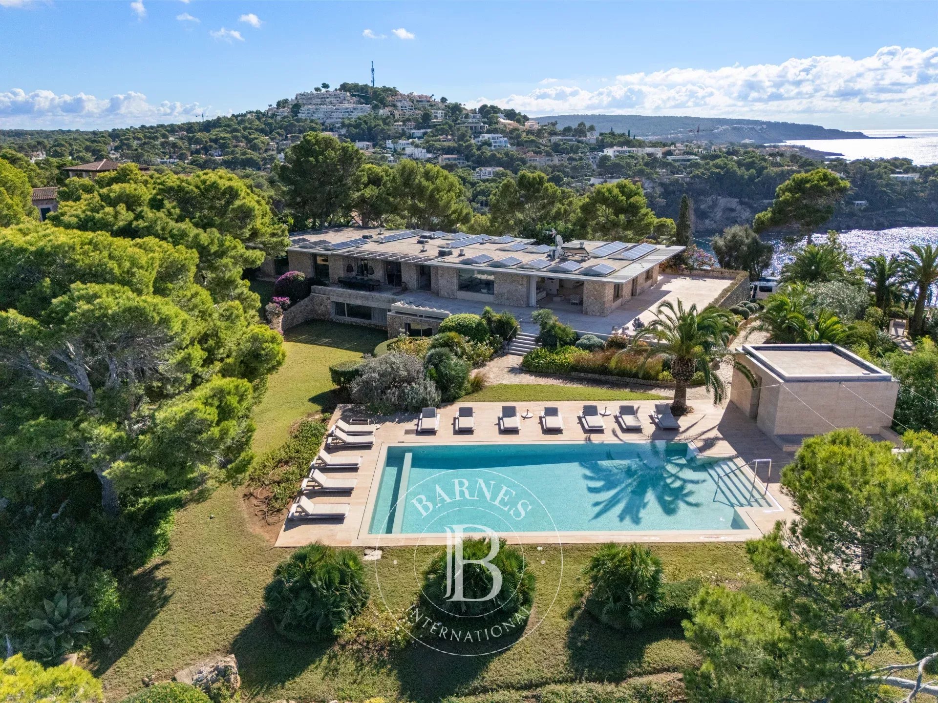 Villa de luxe contemporaine a Santa Ponsa avec charme historique