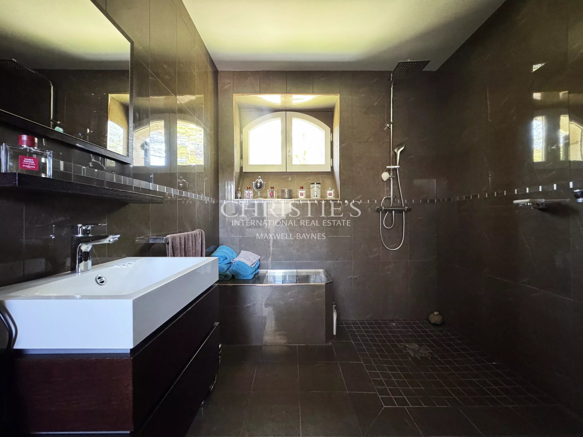 4 Bedroom Villa/Townhouse's Image 22