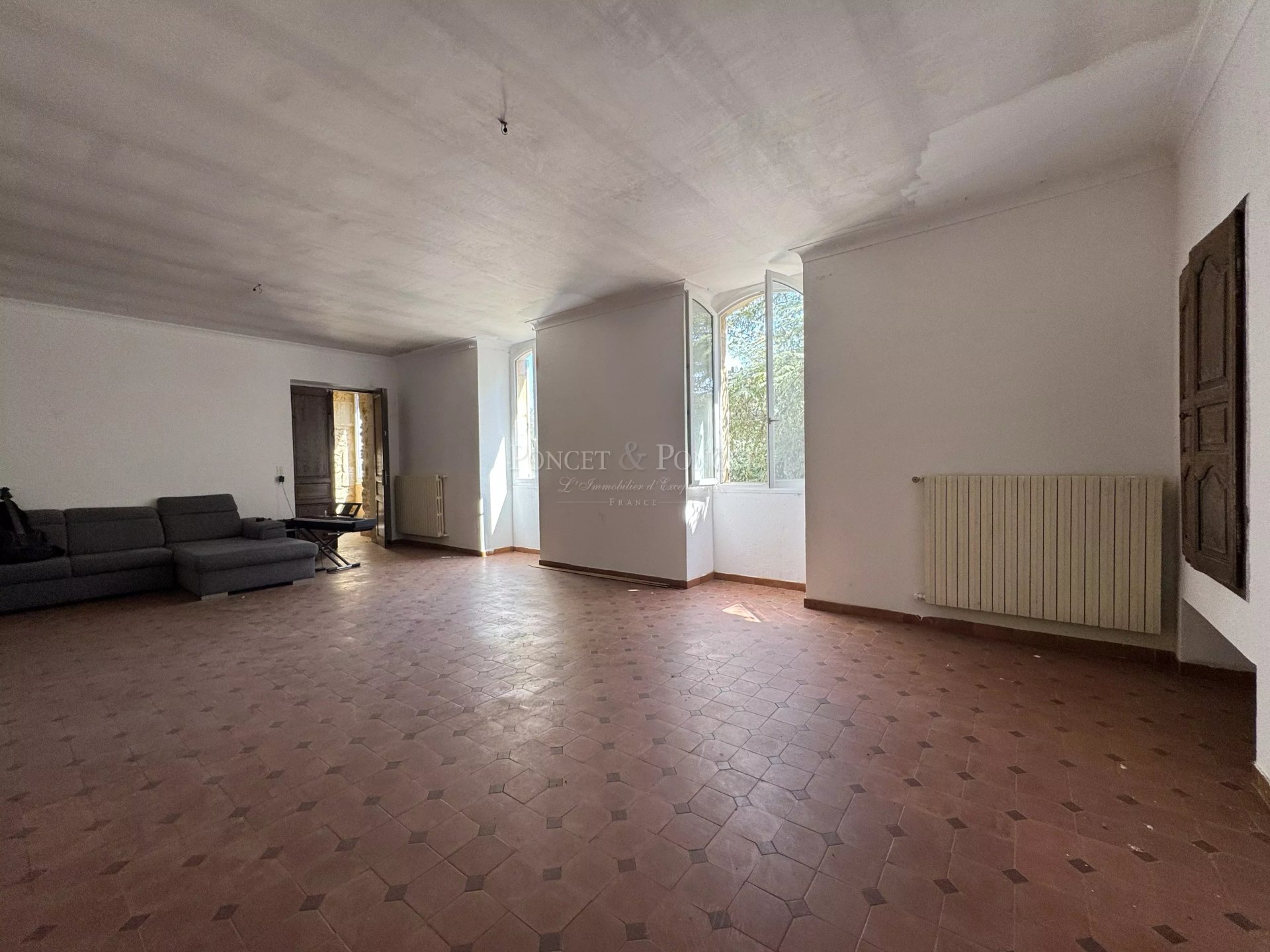 9 Bedroom Chateau's Image 10
