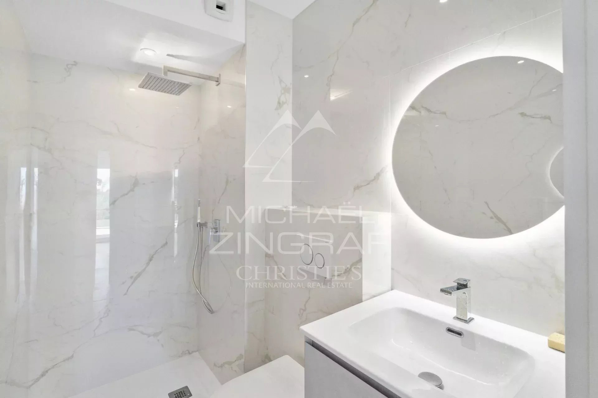 2 Bedroom Apartment/Flat's Image 7
