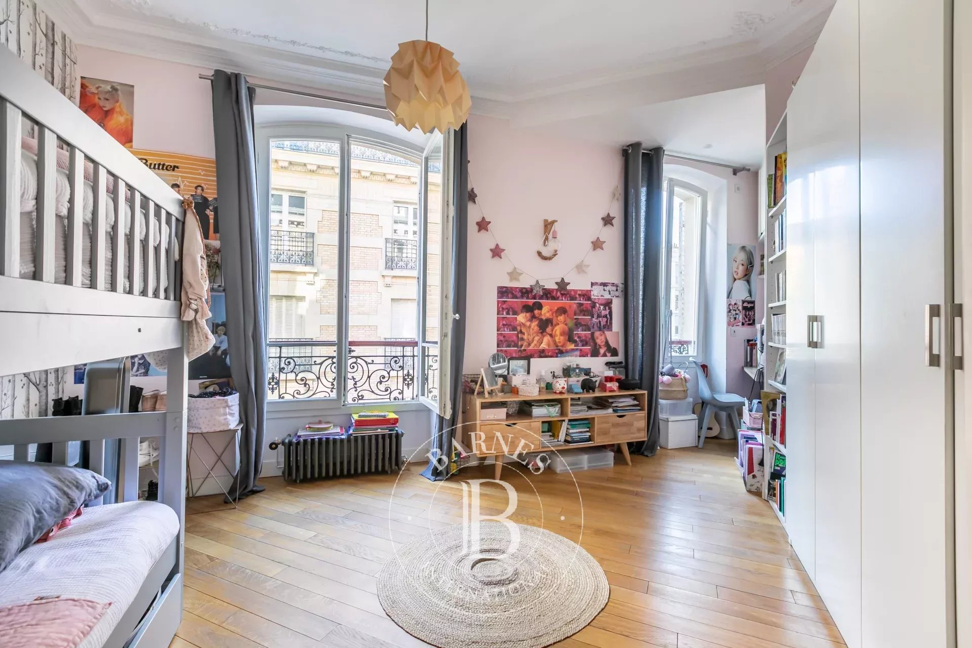 Sole agent: Paris 17 - Ternes Marché Lebon - 4-bedroom apartment - picture 9