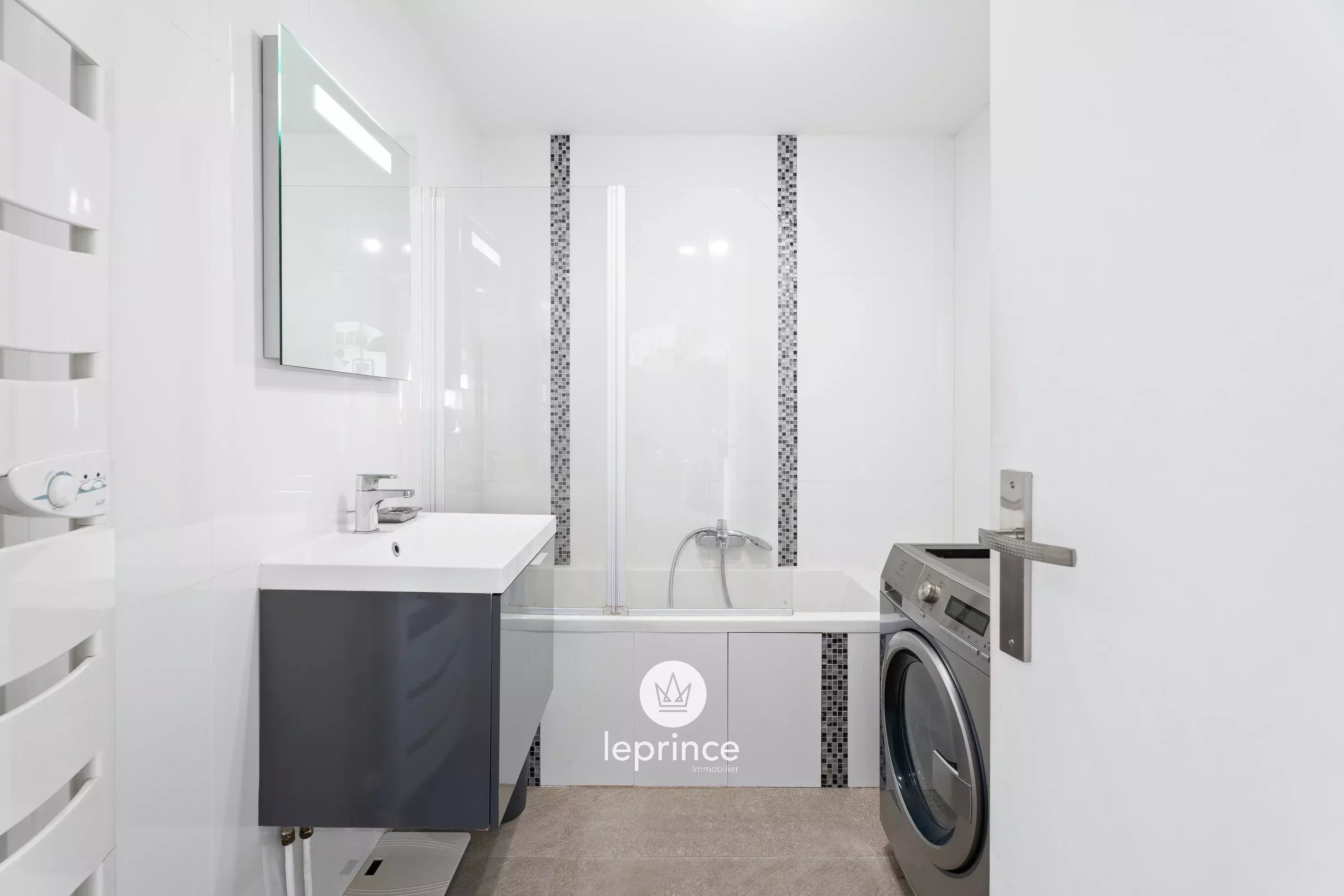 Nice Saint-Roch: 2-Bedroom Apartment – Terrace – Garage & Cellar