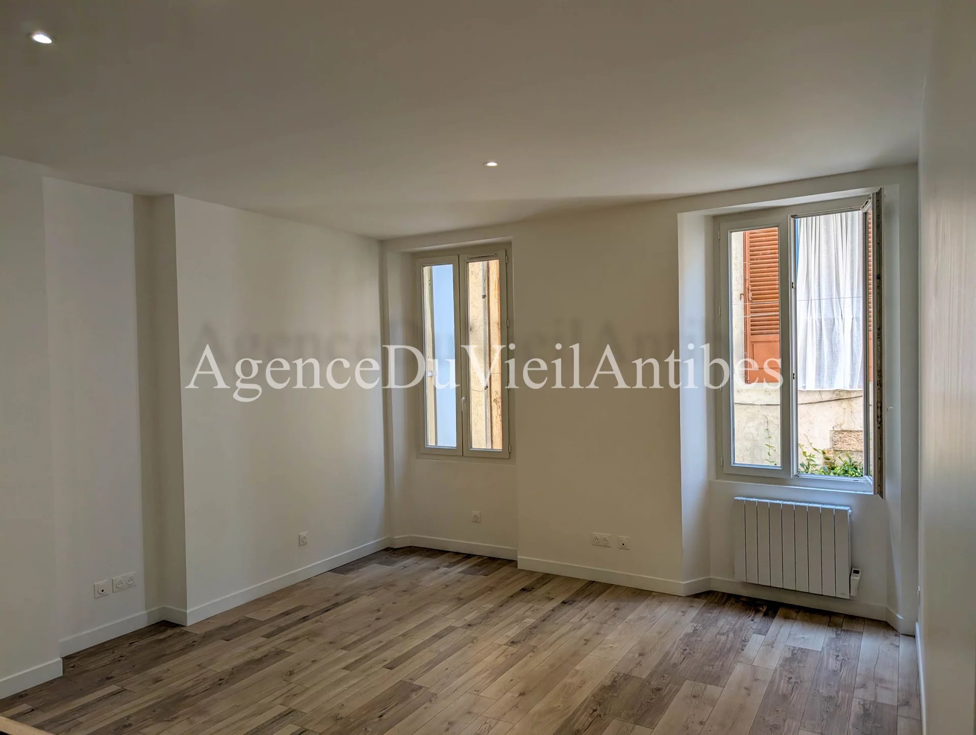 Affitto Appartamento - Antibes Vieil Antibes