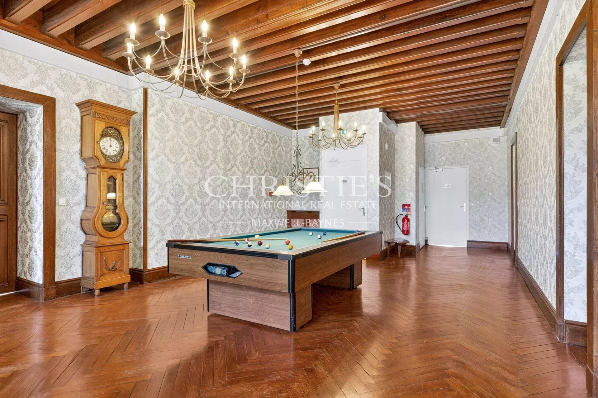 38 Bedroom Chateau's Image 50