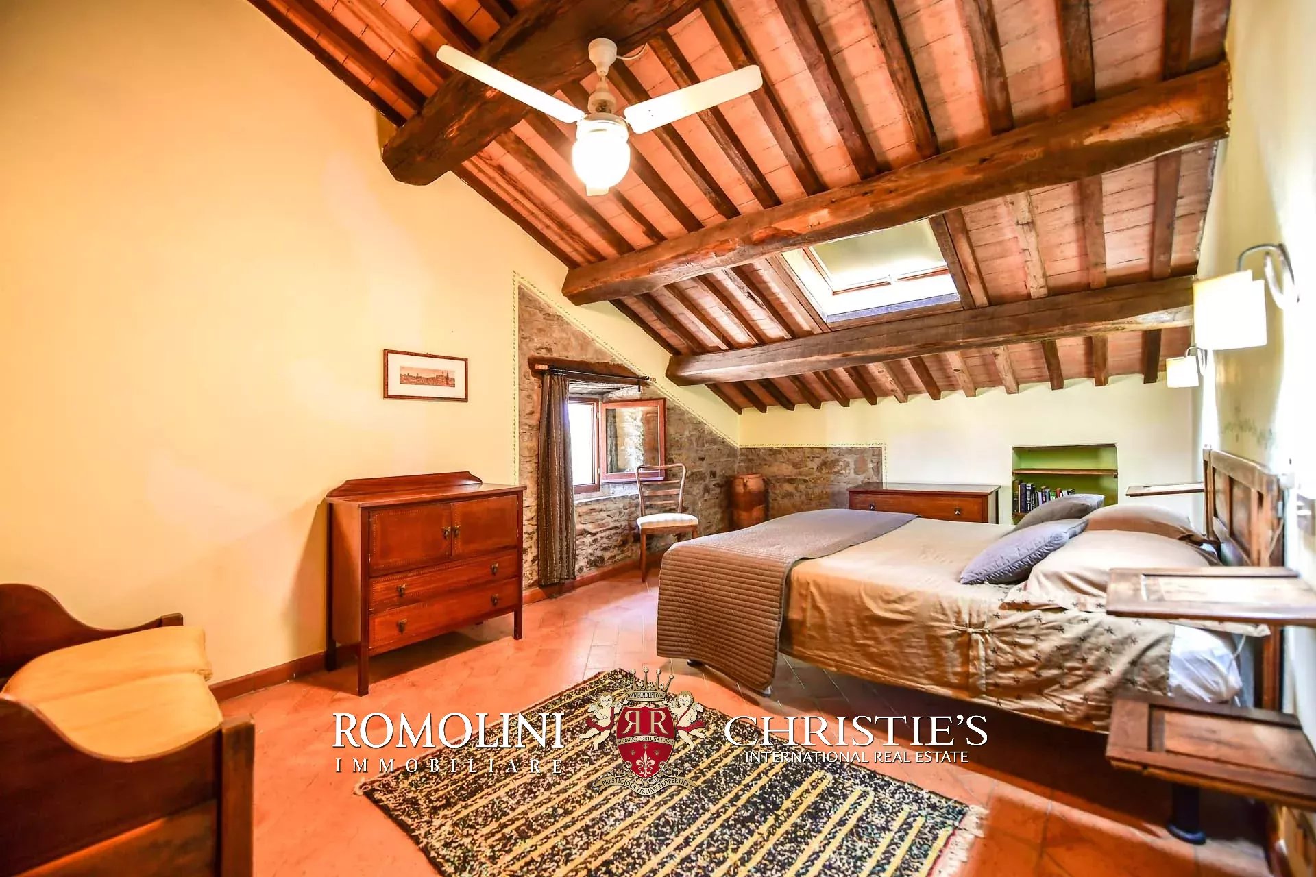 8 Bedroom Villa/Townhouse's Image 43