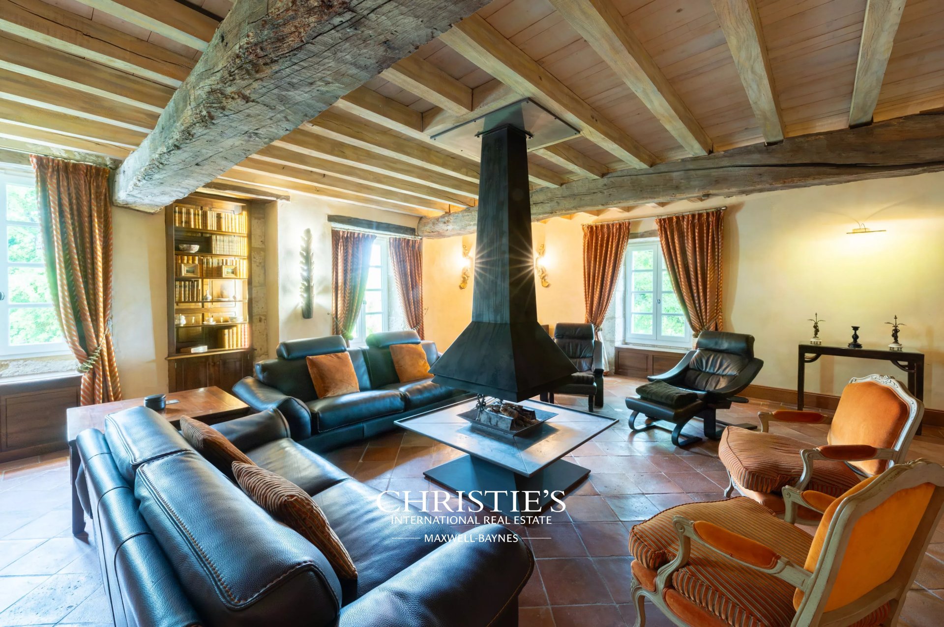 11 Bedroom Villa/Townhouse's Image 9