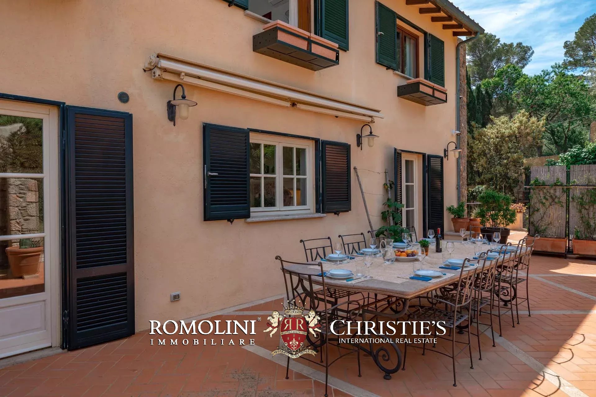 11 Bedroom Villa/Townhouse's Image 6