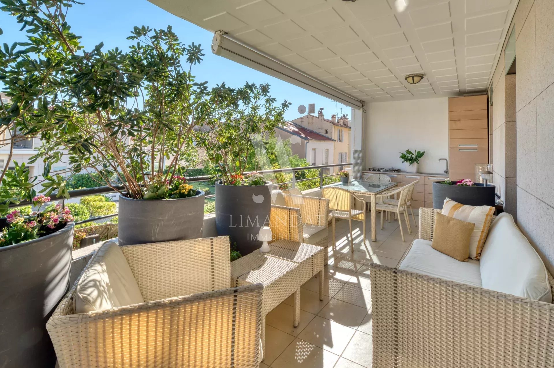 CANNES – APPARTEMENT DE PRESTIGE - RUE D’ANTIBES