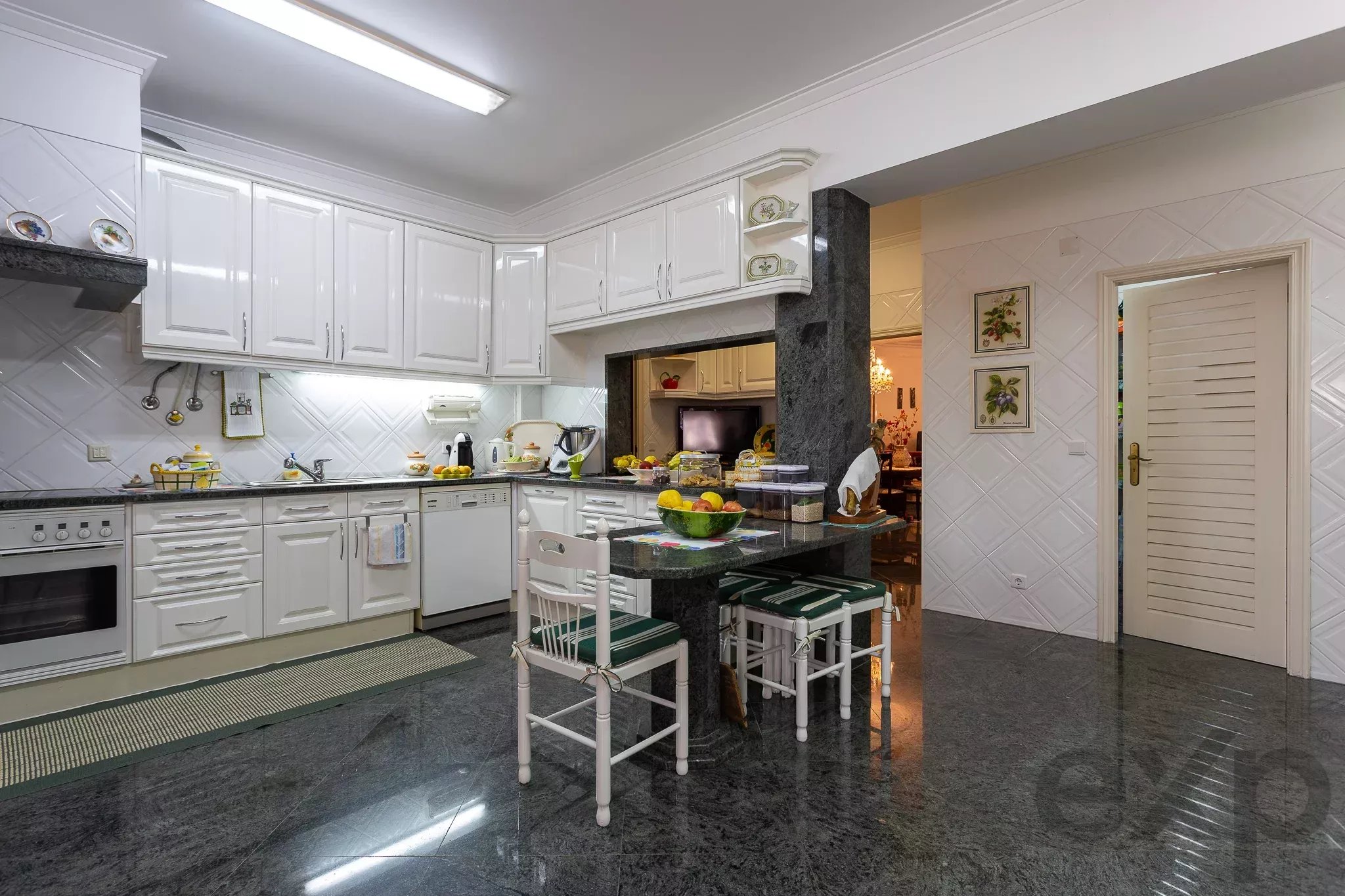 Prestigious Residence with Swimming Pool 87053100 image 16