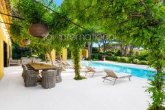 Luxury Villa Saint-Tropez: 5-Bed Family Estate with Pool and Park — photo 6 of 7