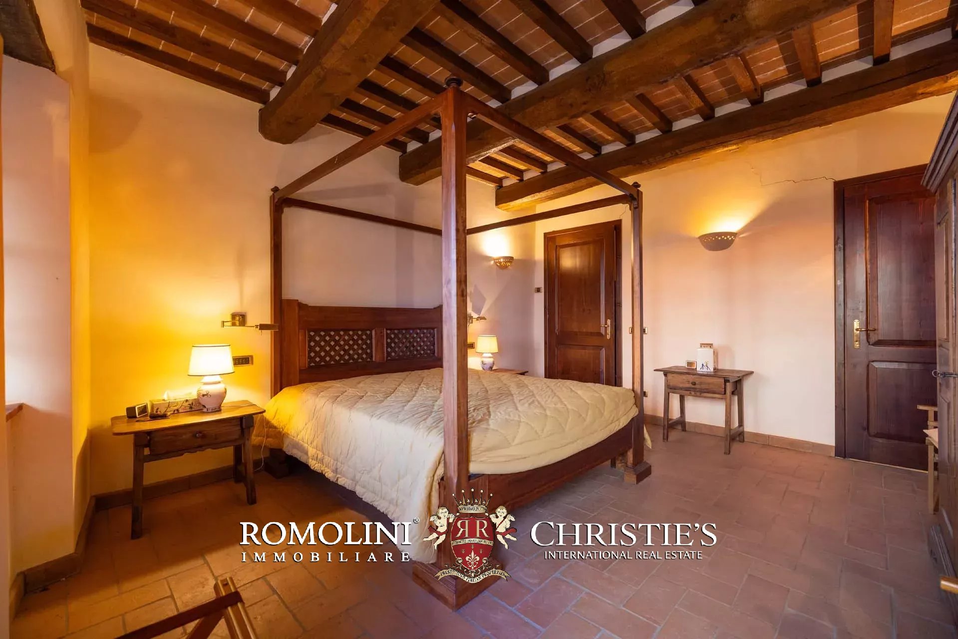 10 Bedroom Villa/Townhouse's Image 85