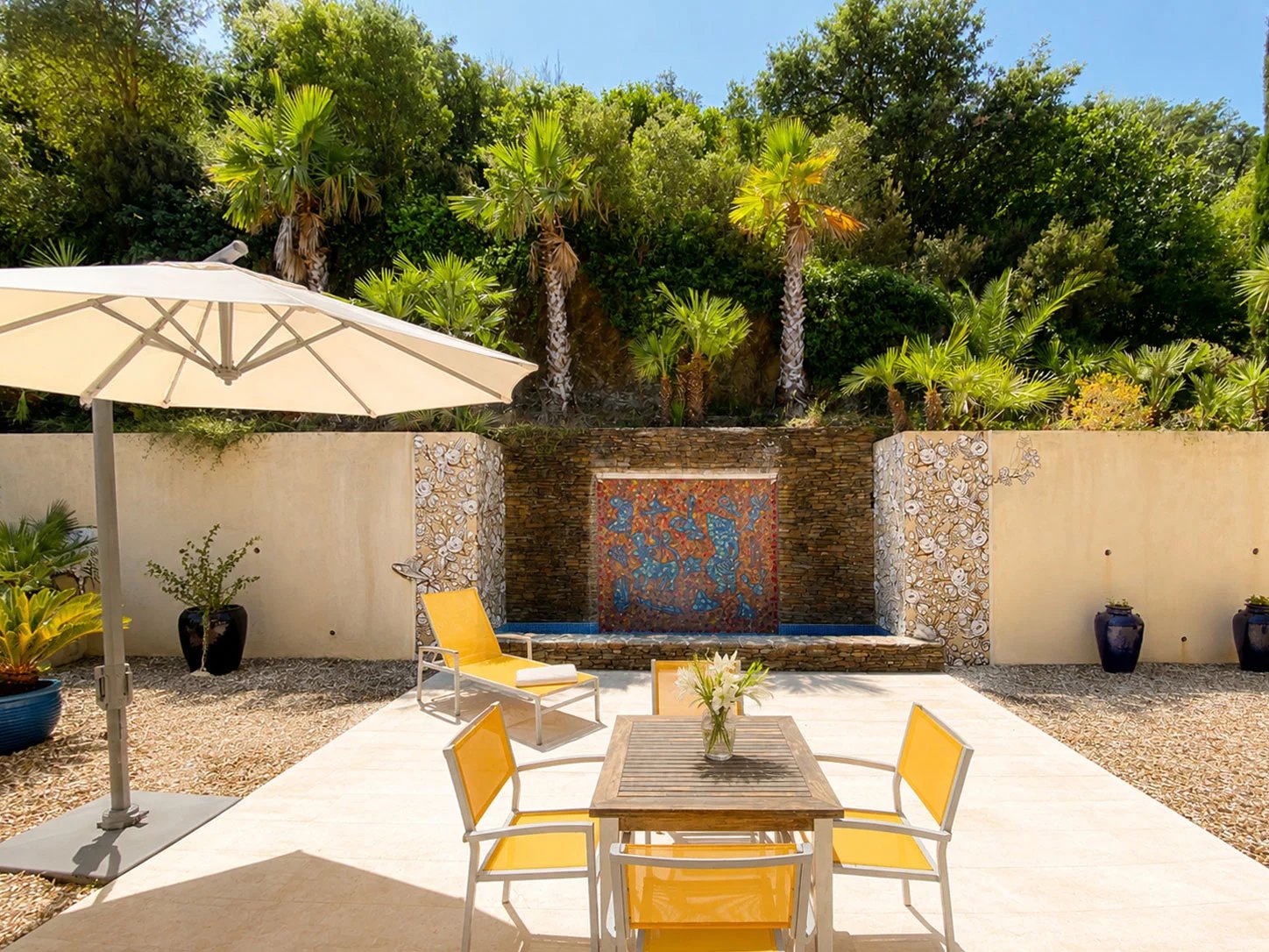VILLA D'EXCEPTION DOMINANT LE GOLFE DE SAINT-TROPEZ