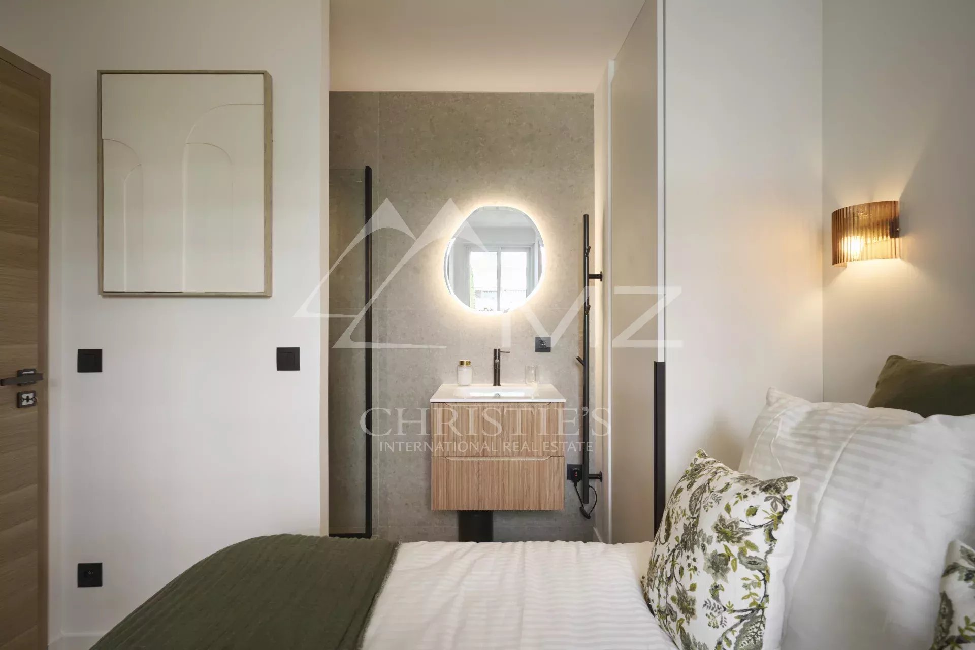 2 Bedroom Apartment/Flat's Image 7