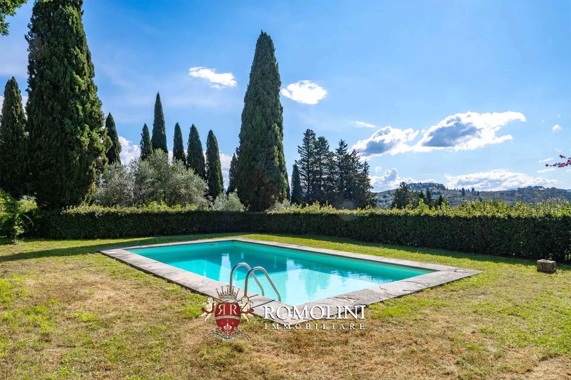 27 Bedroom Vineyard's Image 19