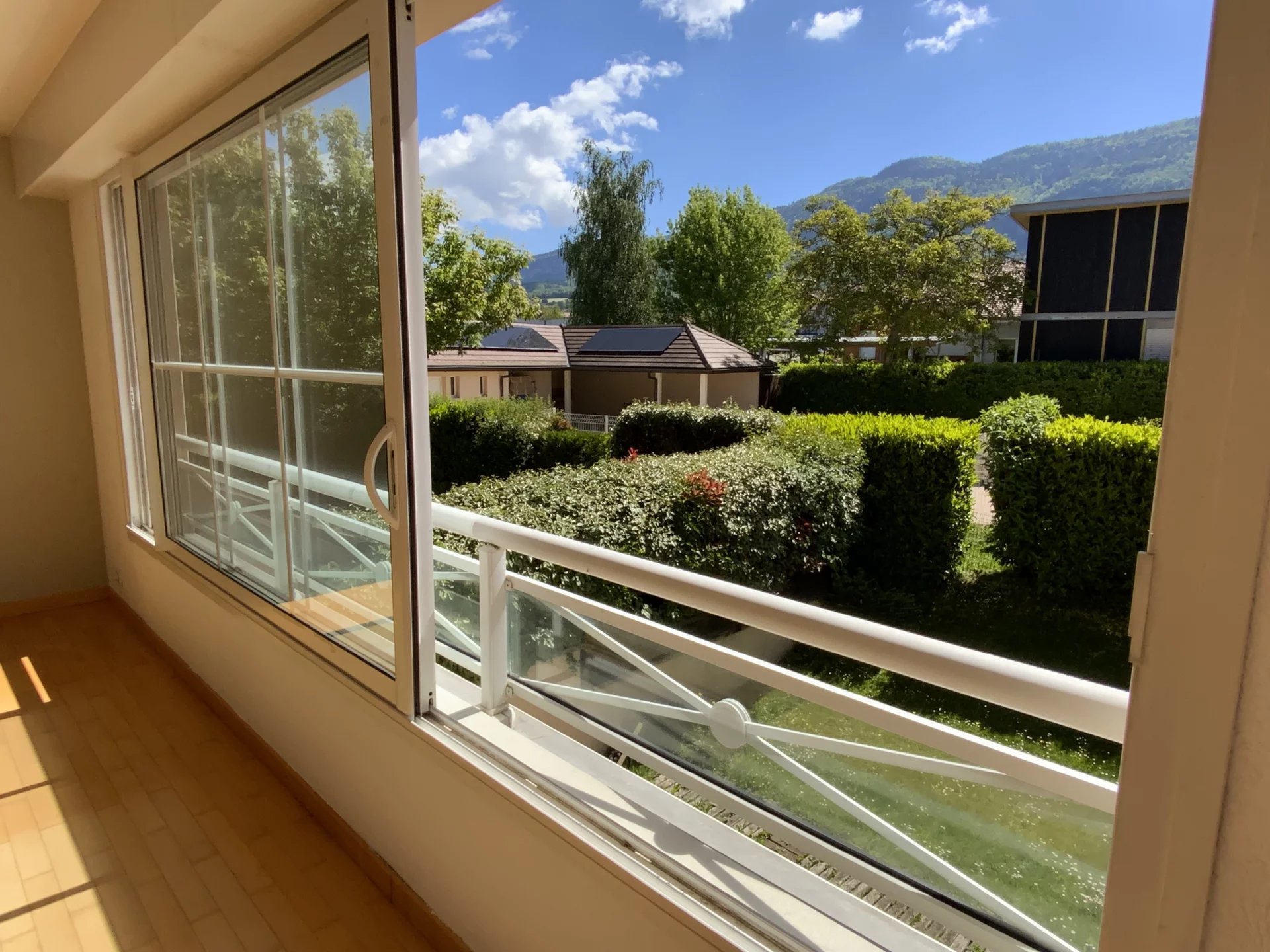 Villa 3 chambres, 3 SdB, jardin, dans résidence piscine - prox. Genève