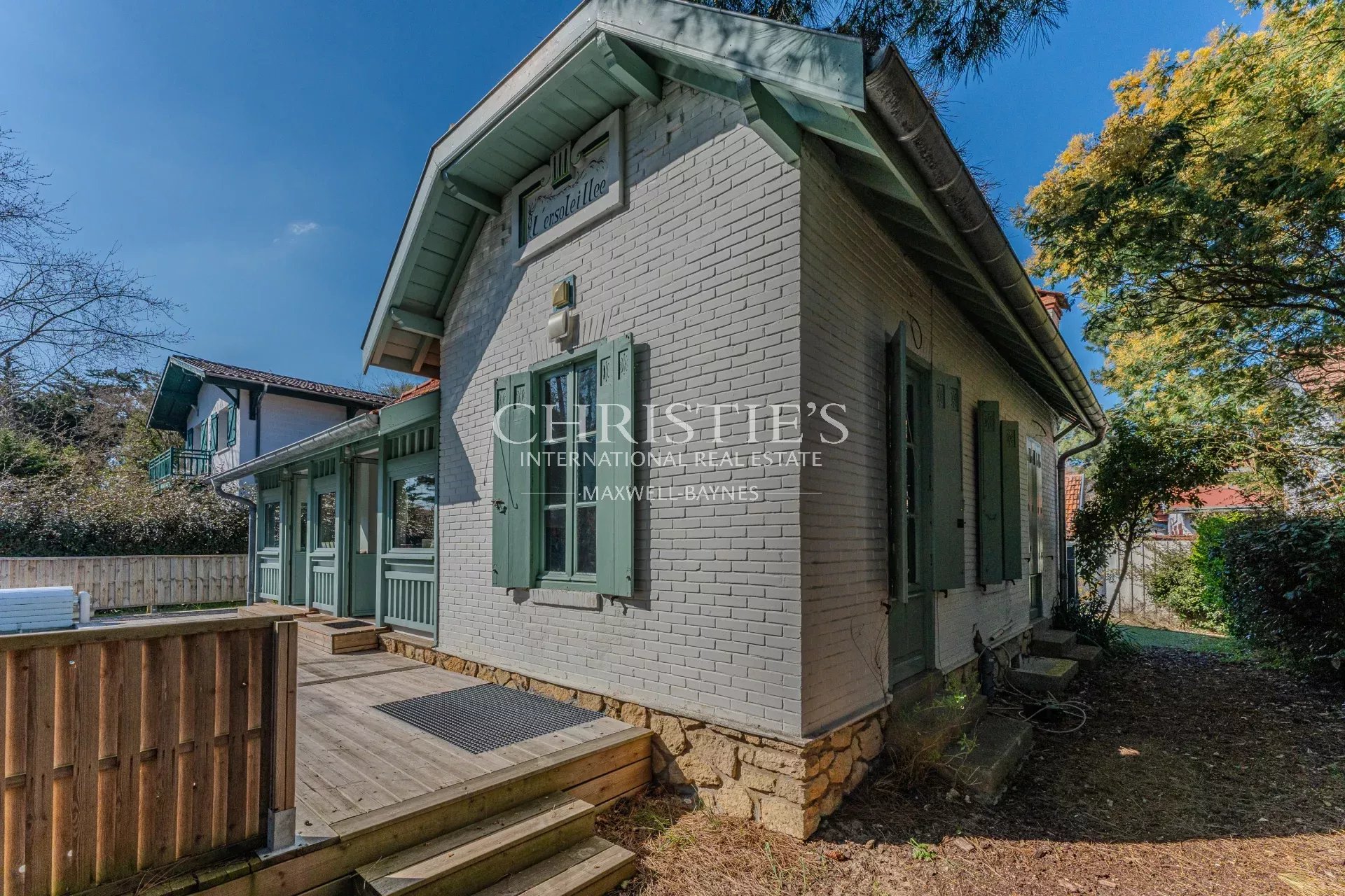 6 Bedroom Villa/Townhouse's Image 9