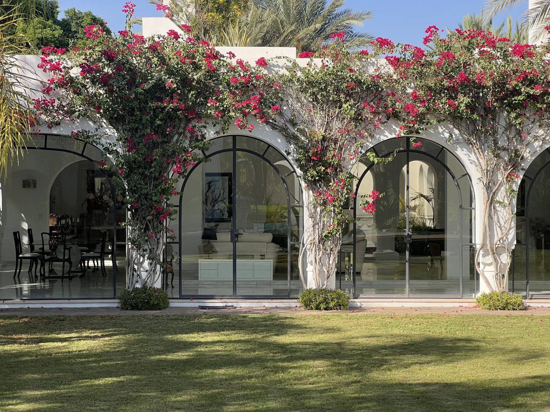 SPLENDID NEO-CLASSICAL VILLA 20 MINUTES FROM THE CENTER OF MARRAKECH