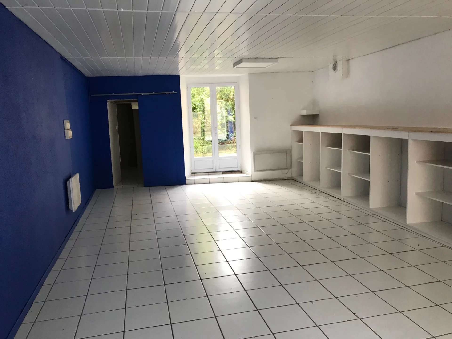 Local et deux appartements dans Bressuire