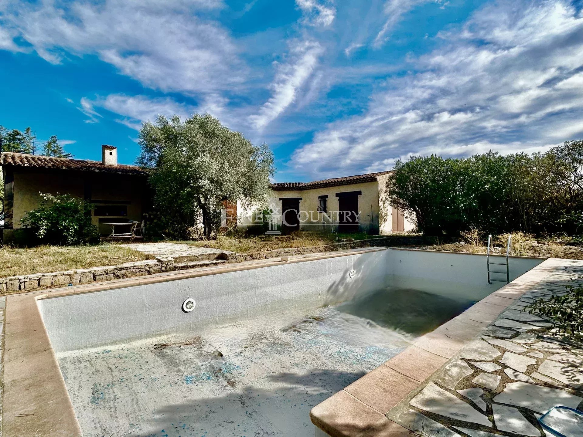 Photo of Villa and land for sale in Montauroux