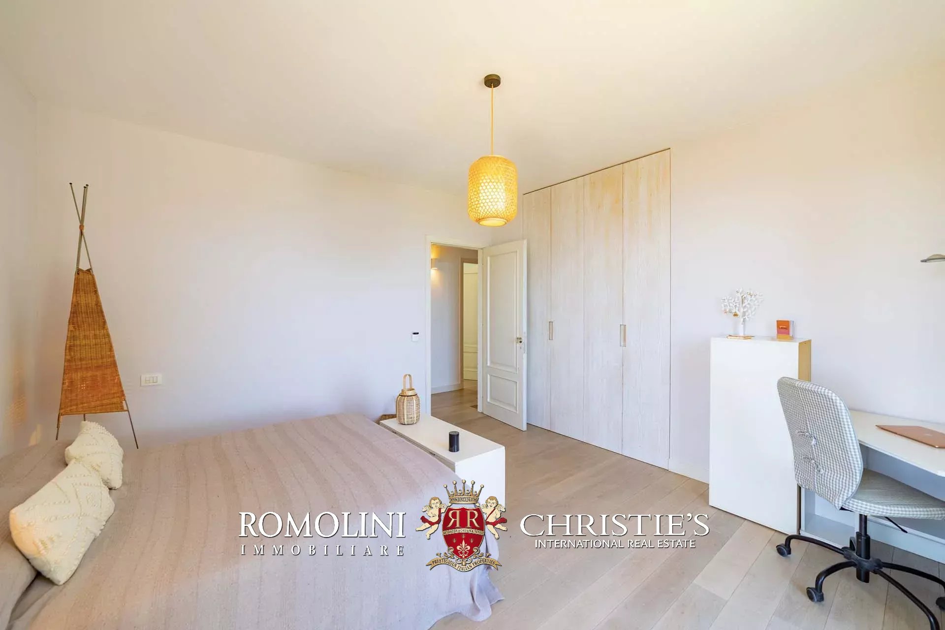 6 Bedroom Villa/Townhouse's Image 66
