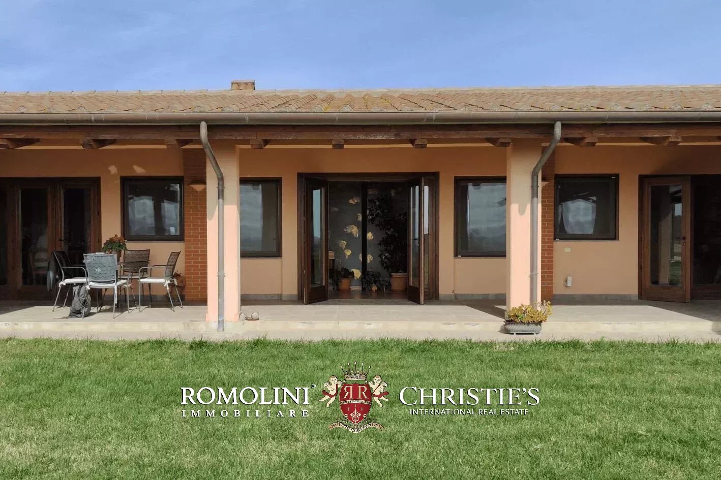 3 Bedroom Vineyard's Image 7