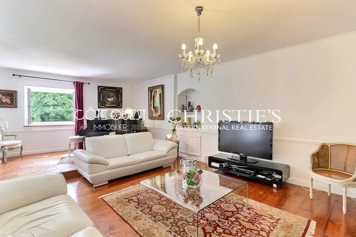 7 Bedroom Villa/Townhouse's Image 3