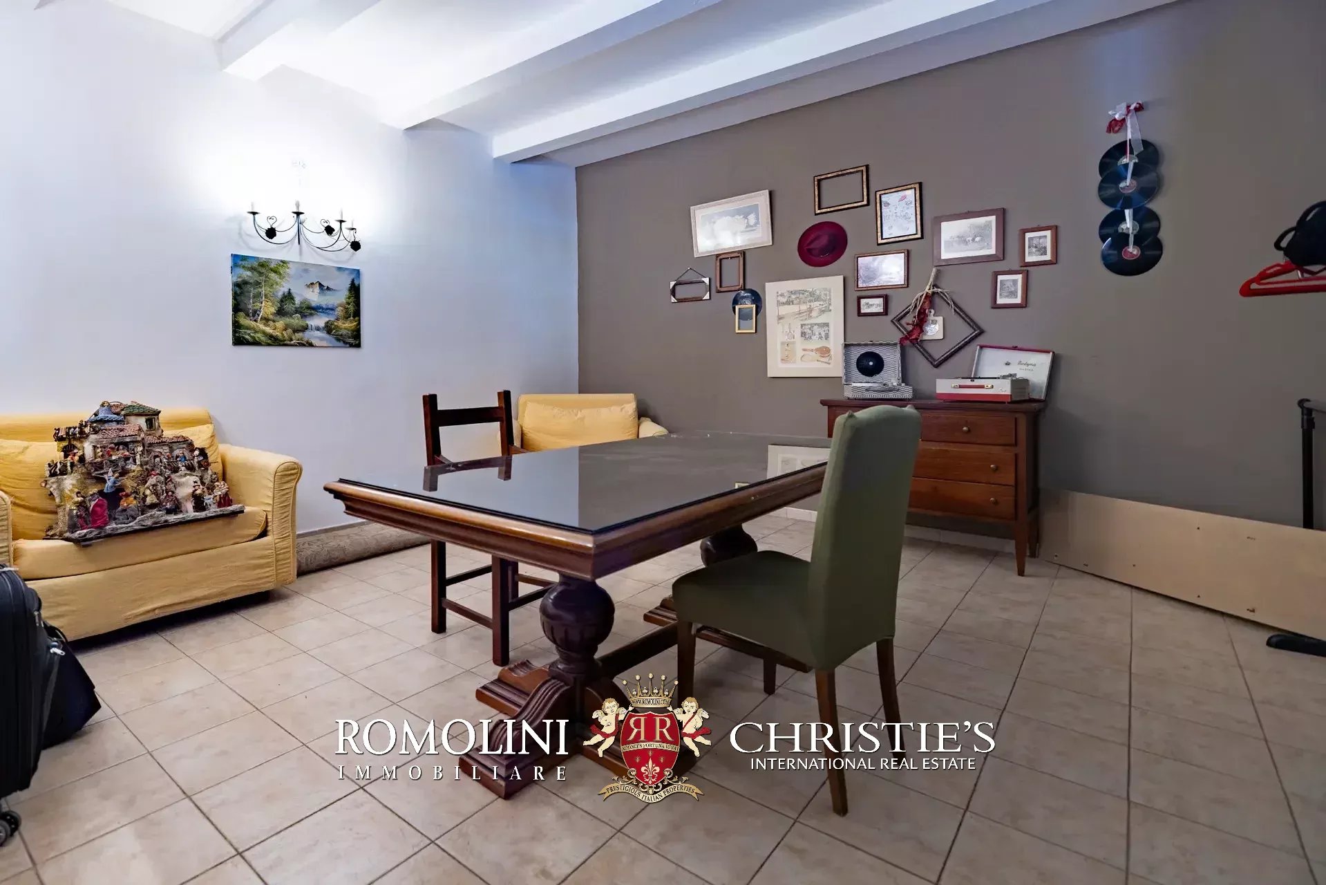 35 Bedroom Villa/Townhouse's Image 52