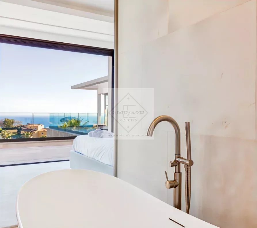 SUPER CANNES — EXCEPTIONAL BRAND-NEW CONTEMPORARY VILLA WITH PANORAMIC SEA VIEWS — photo 13