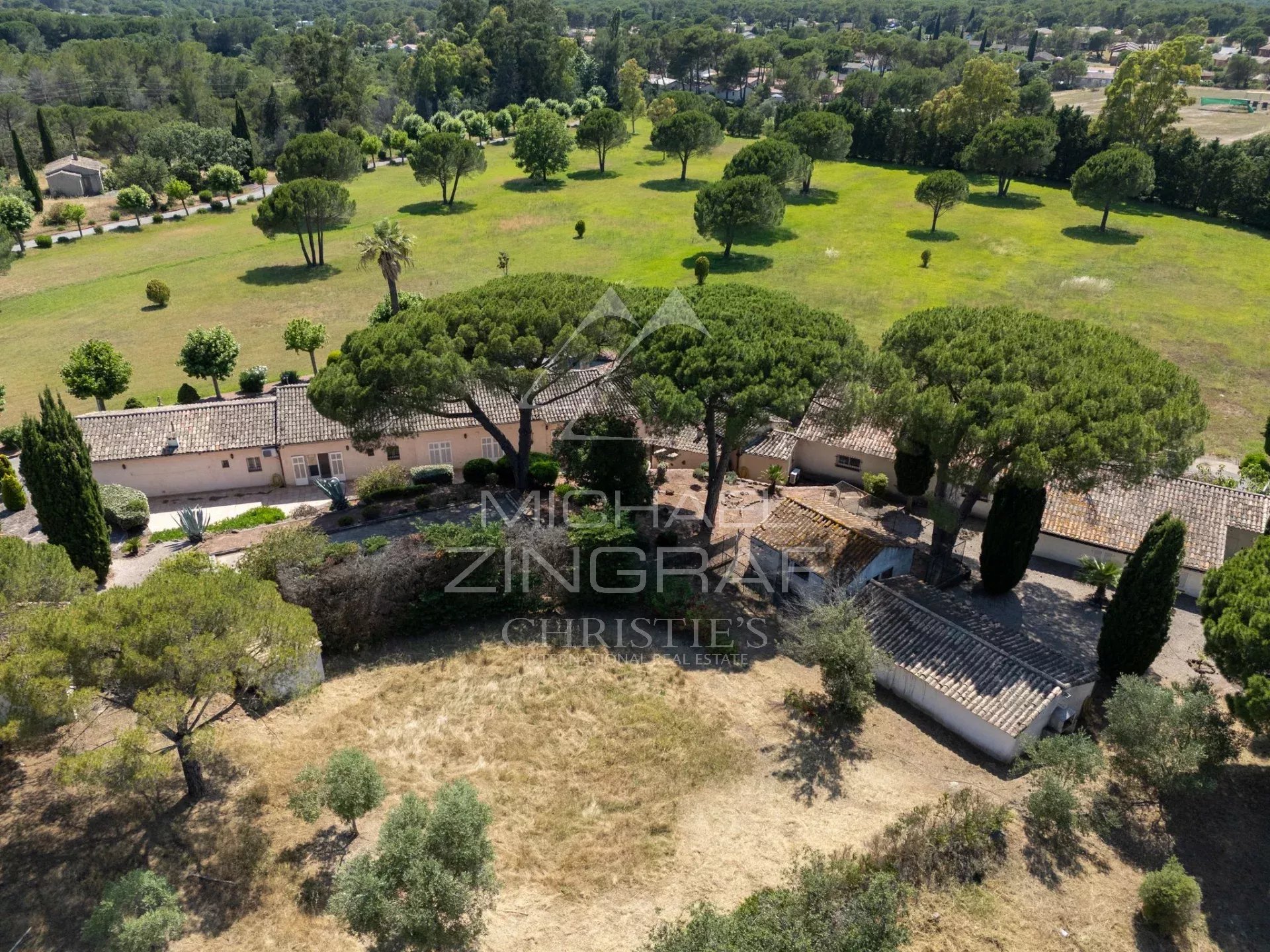 7 Bedroom Villa/Townhouse's Image 10