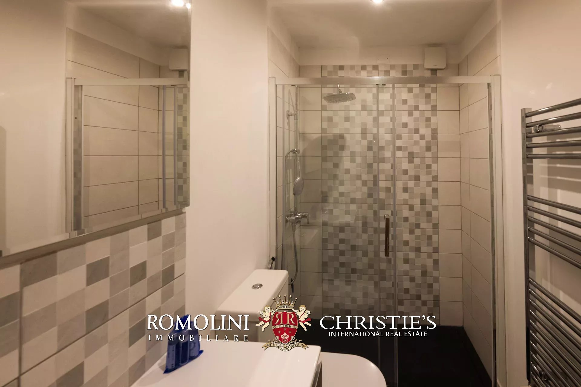 9 Bedroom Villa/Townhouse's Image 49