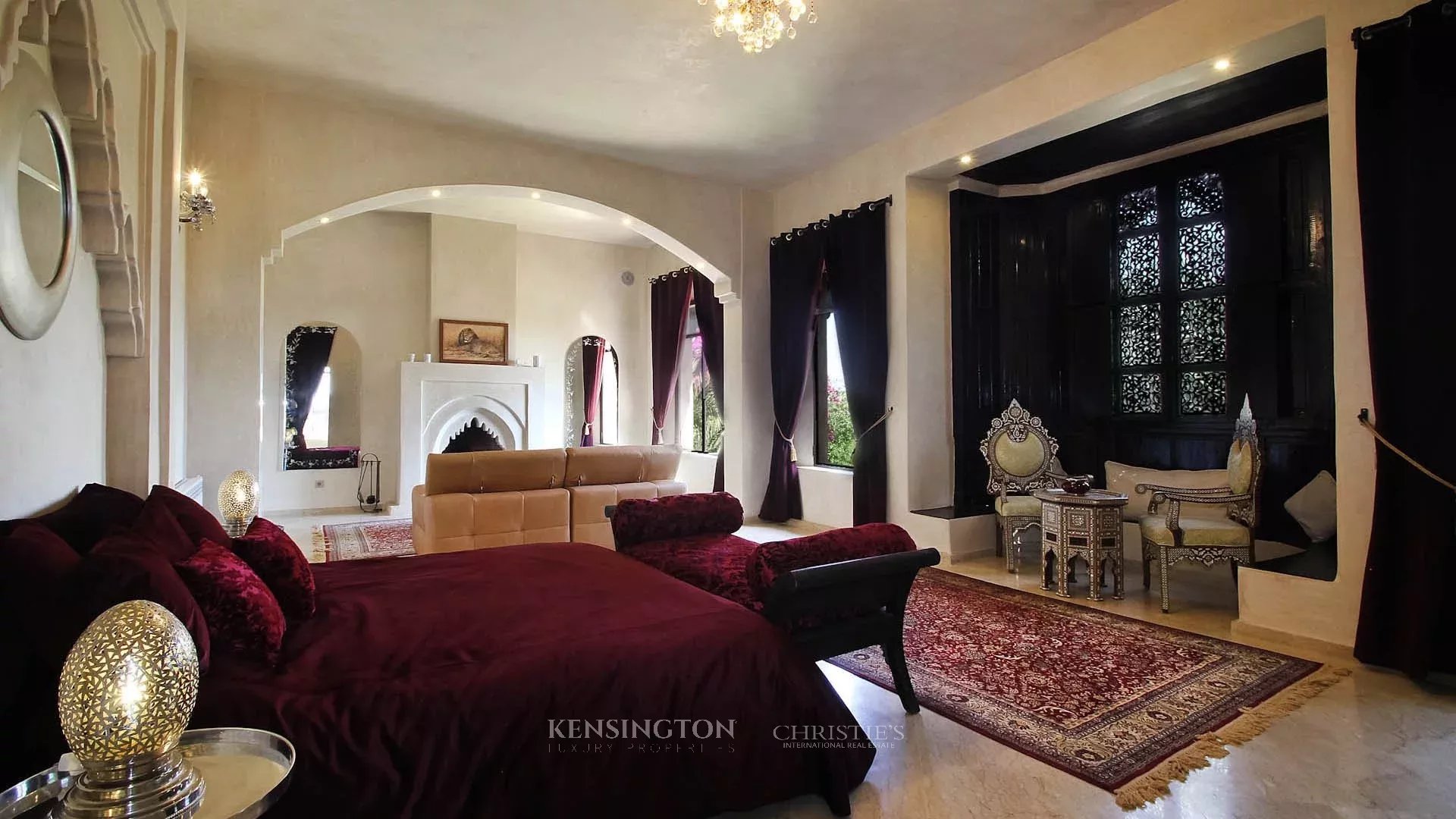 6 Bedroom Villa/Townhouse's Image 32